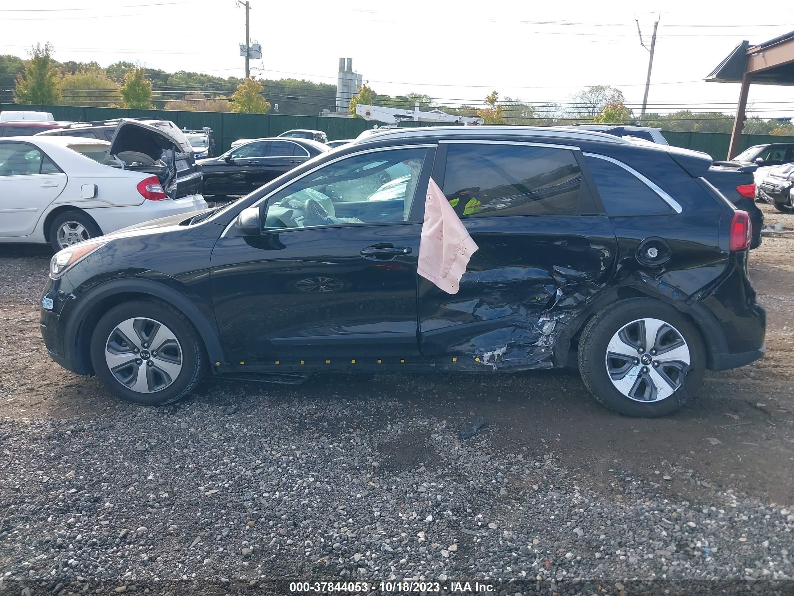 Photo 12 VIN: KNDCB3LC4H5074132 - KIA NIRO 