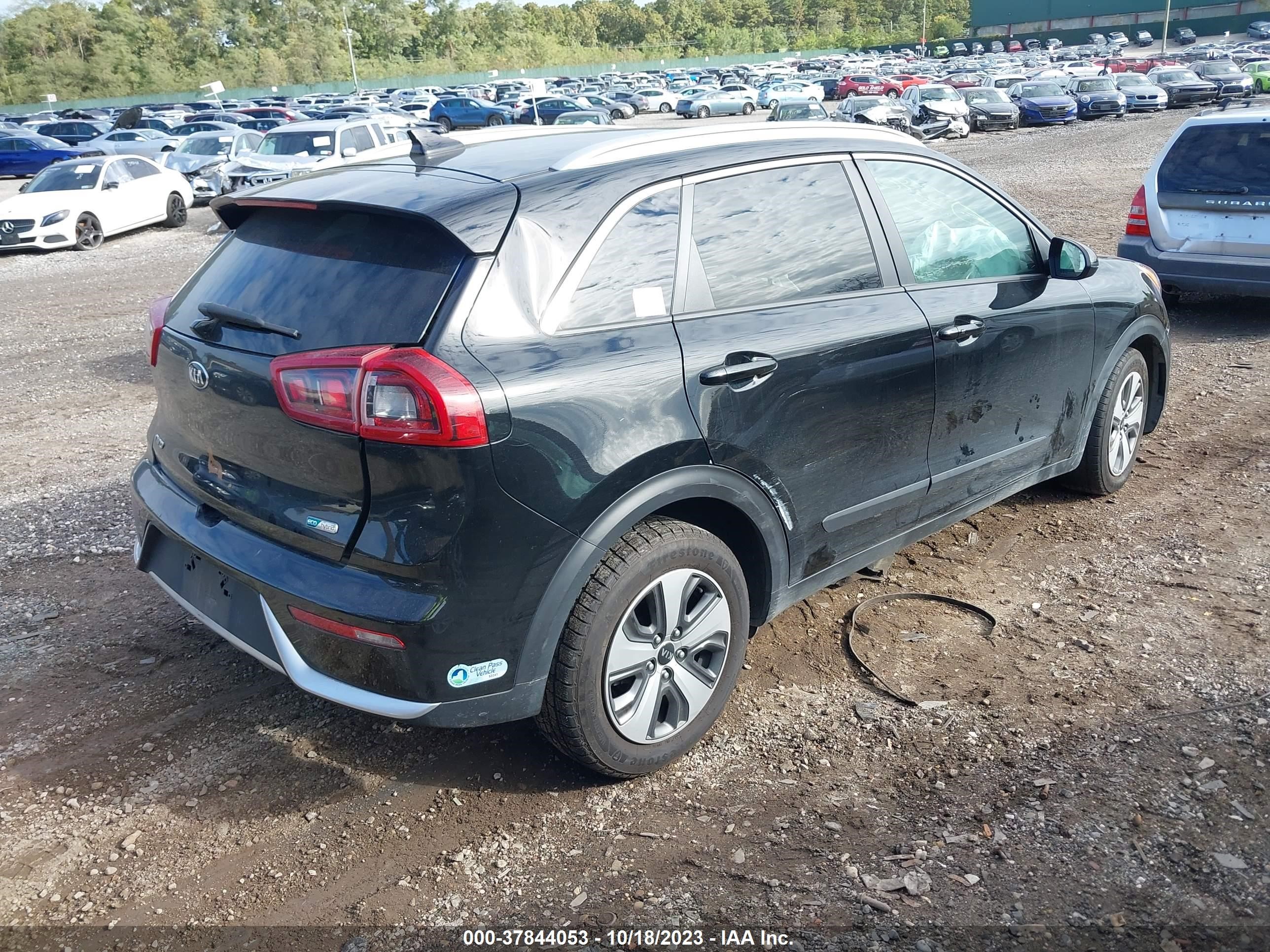 Photo 3 VIN: KNDCB3LC4H5074132 - KIA NIRO 