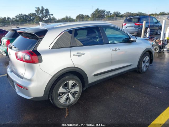 Photo 3 VIN: KNDCB3LC5J5153475 - KIA NIRO 