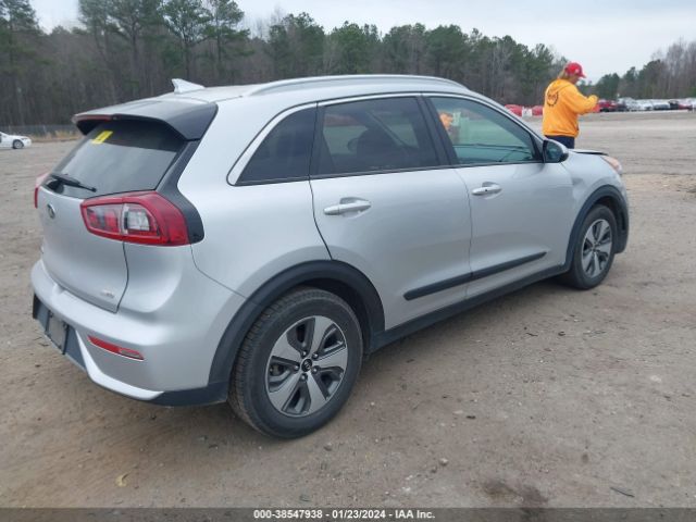 Photo 3 VIN: KNDCB3LC5K5217449 - KIA NIRO 