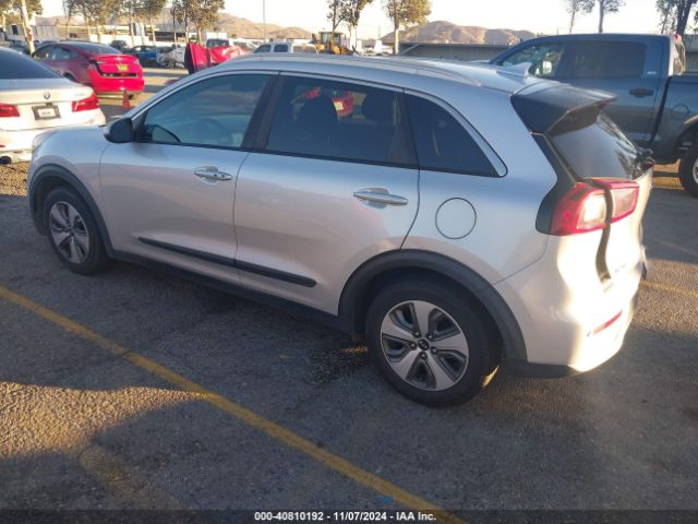 Photo 2 VIN: KNDCB3LC5K5233375 - KIA NIRO 