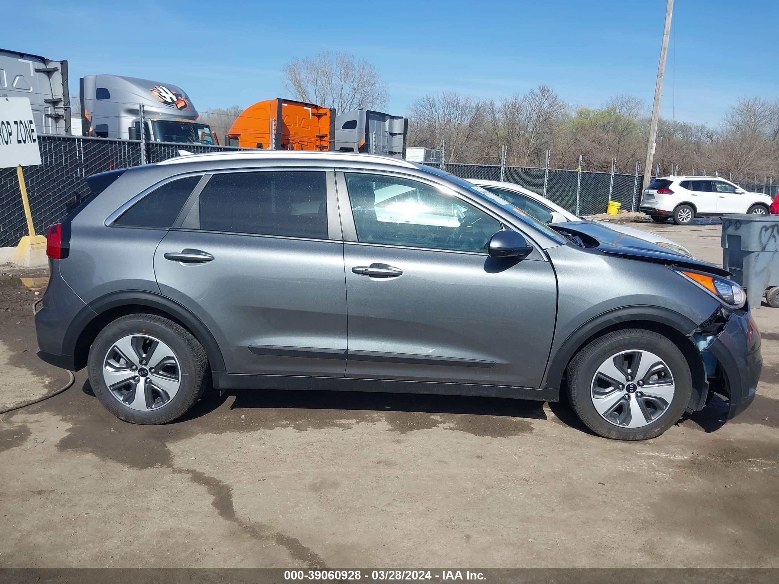 Photo 12 VIN: KNDCB3LC6J5123966 - KIA NIRO 