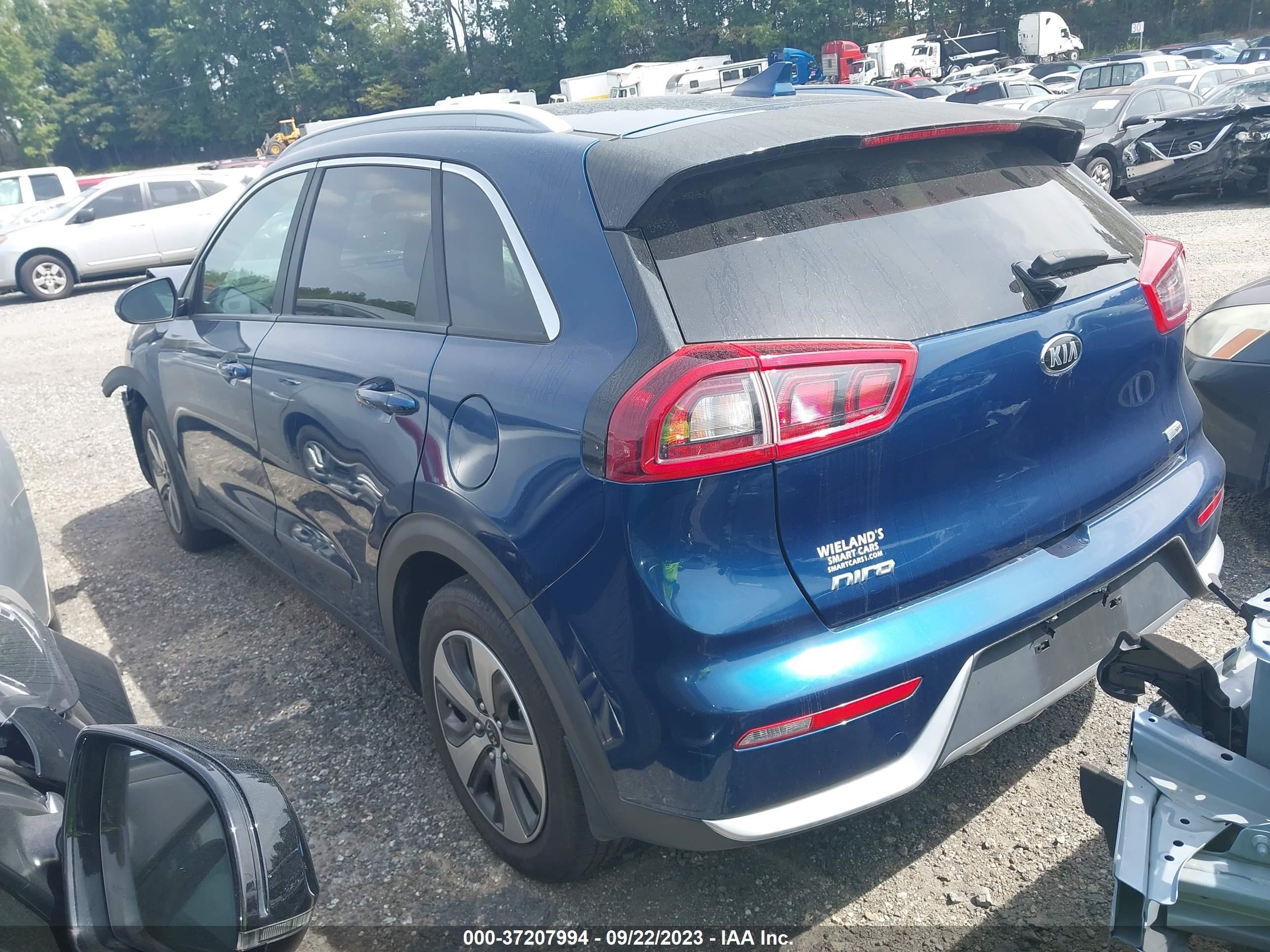 Photo 2 VIN: KNDCB3LC7J5200733 - KIA NIRO 