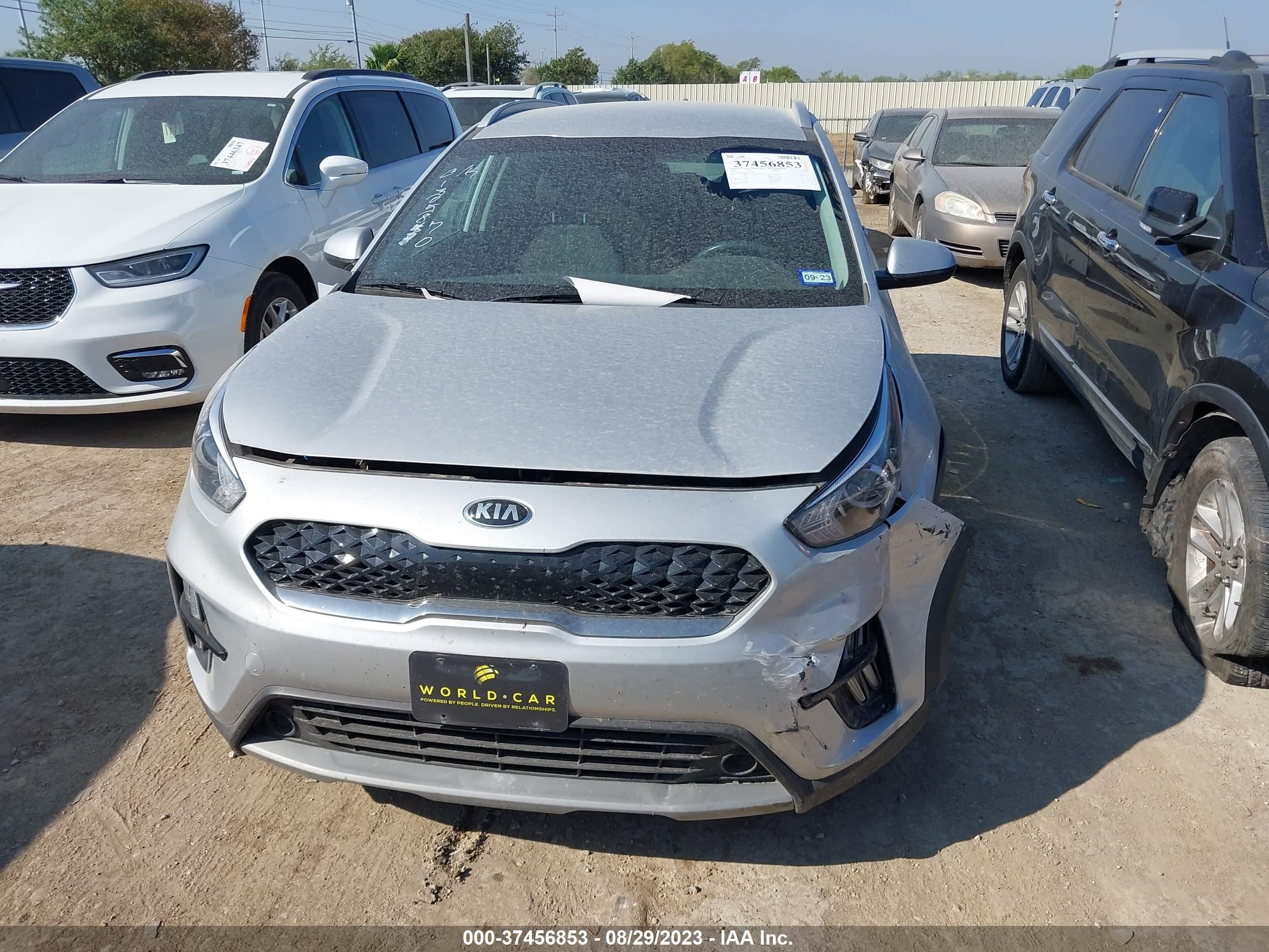 Photo 12 VIN: KNDCB3LC7L5400823 - KIA NIRO 