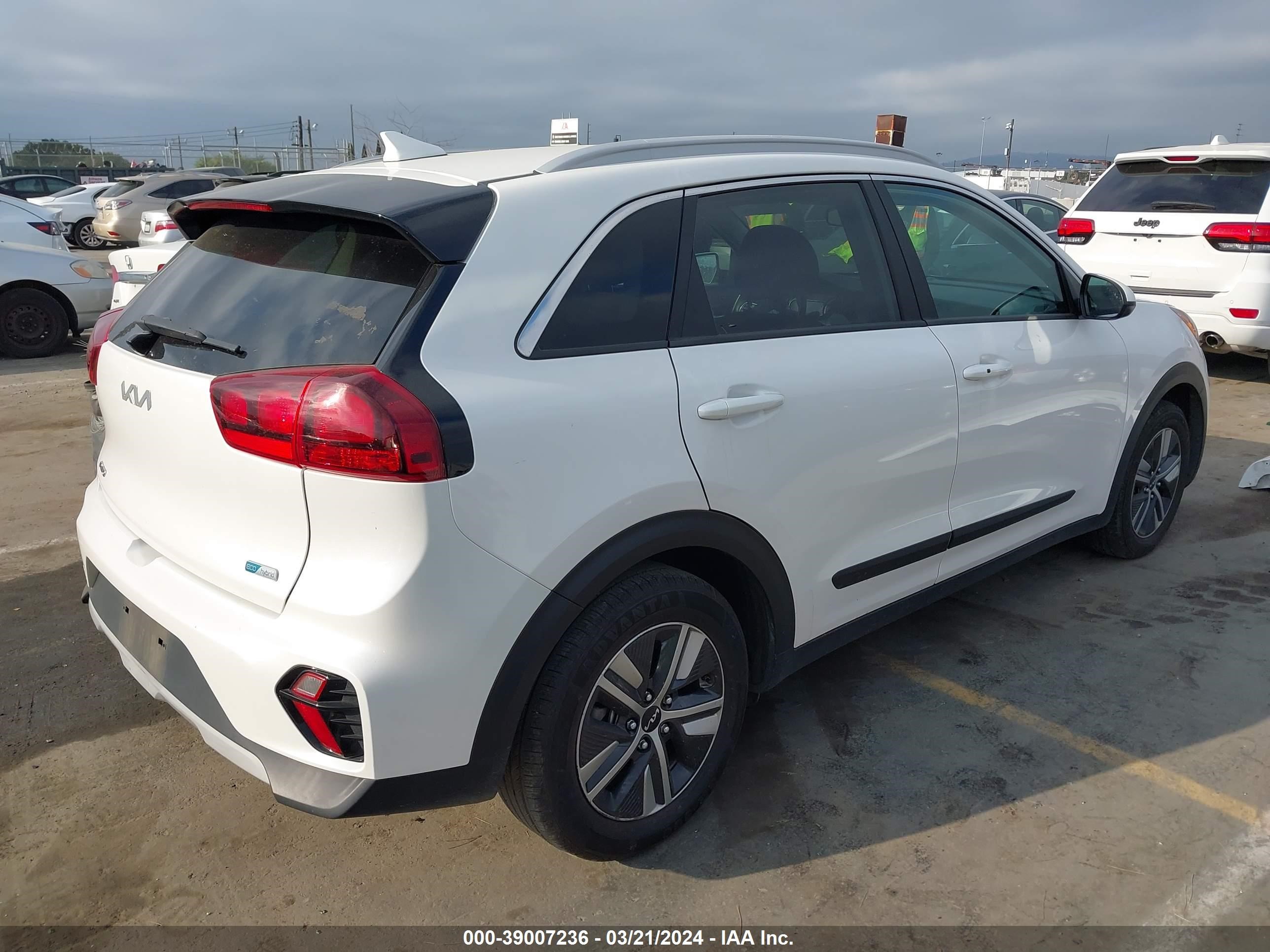 Photo 3 VIN: KNDCB3LC7N5512766 - KIA NIRO 