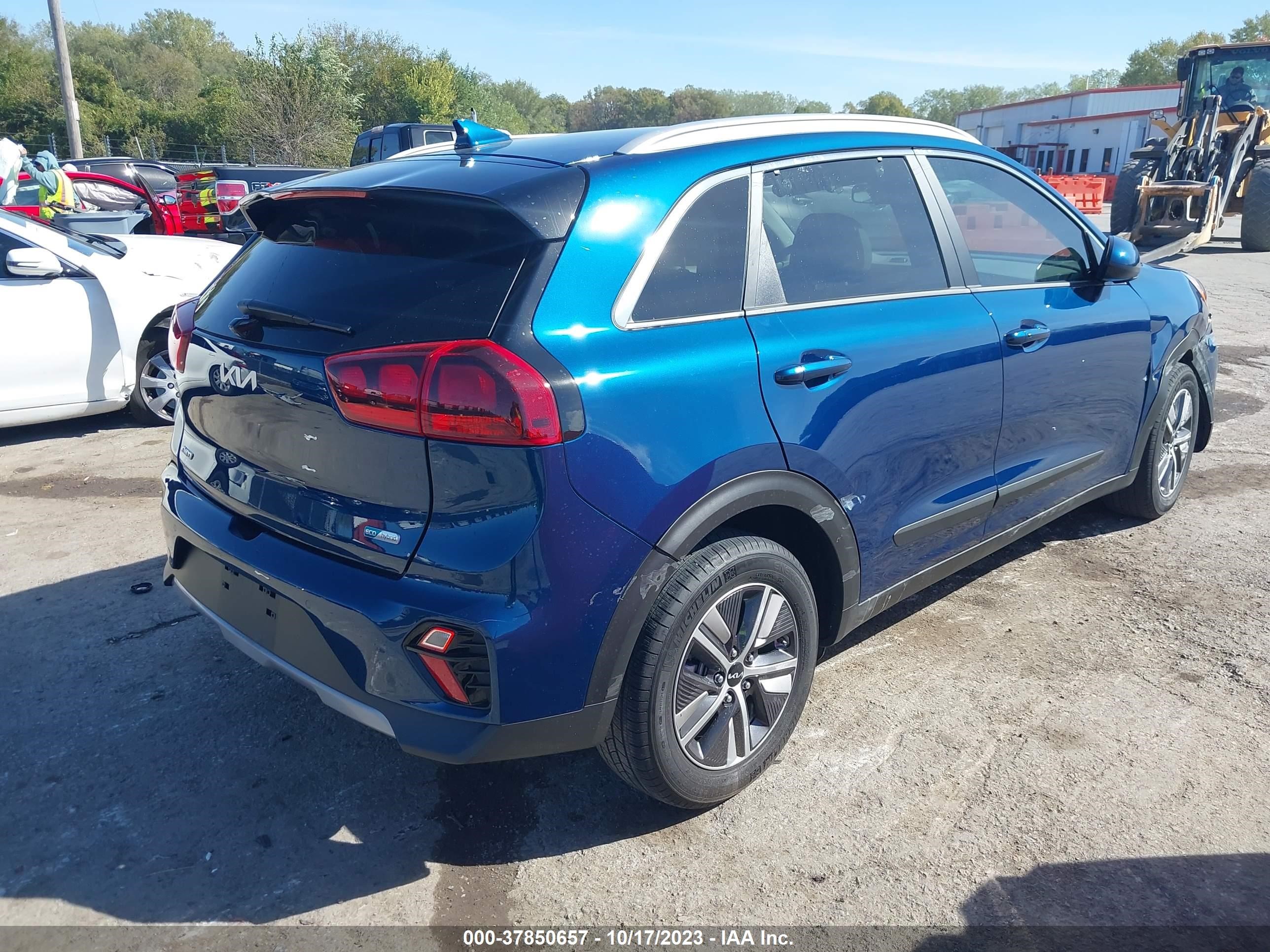 Photo 3 VIN: KNDCB3LC7N5512833 - KIA NIRO 