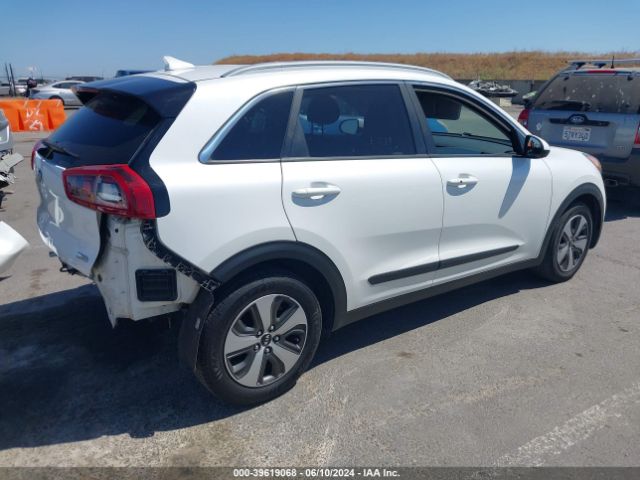 Photo 3 VIN: KNDCB3LC8H5049363 - KIA NIRO 