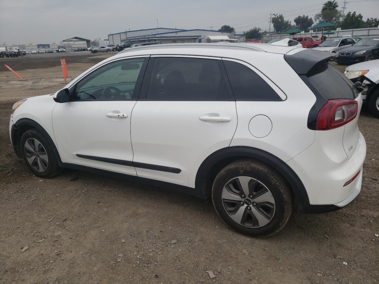 Photo 1 VIN: KNDCB3LC8J5108384 - KIA NIRO 