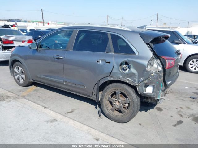 Photo 2 VIN: KNDCB3LC8J5156922 - KIA NIRO 