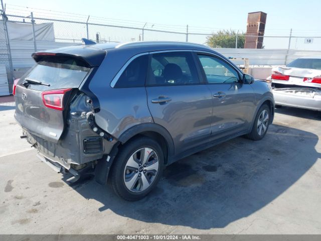 Photo 3 VIN: KNDCB3LC8J5156922 - KIA NIRO 