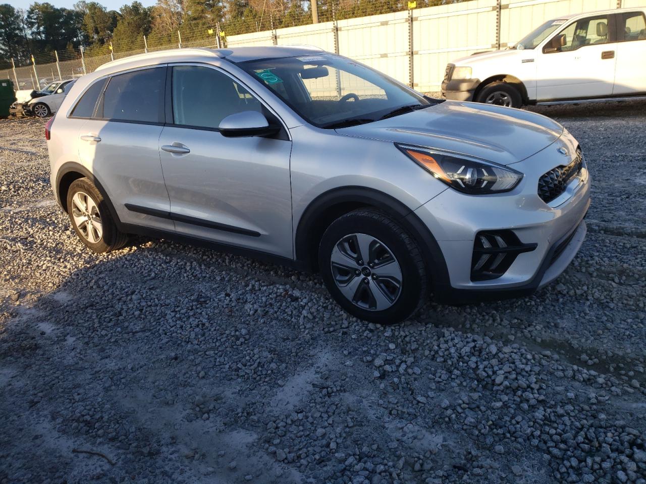 Photo 3 VIN: KNDCB3LC8L5361286 - KIA NIRO 