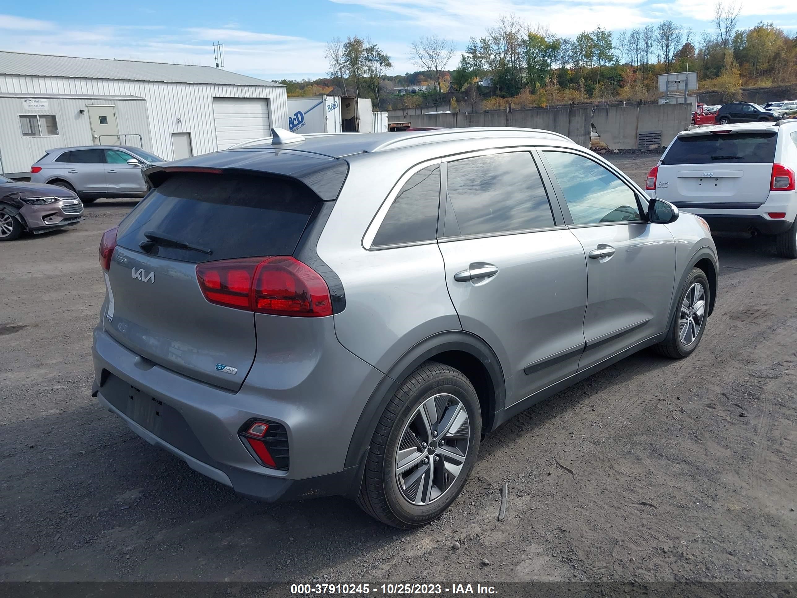 Photo 3 VIN: KNDCB3LC8N5527857 - KIA NIRO 