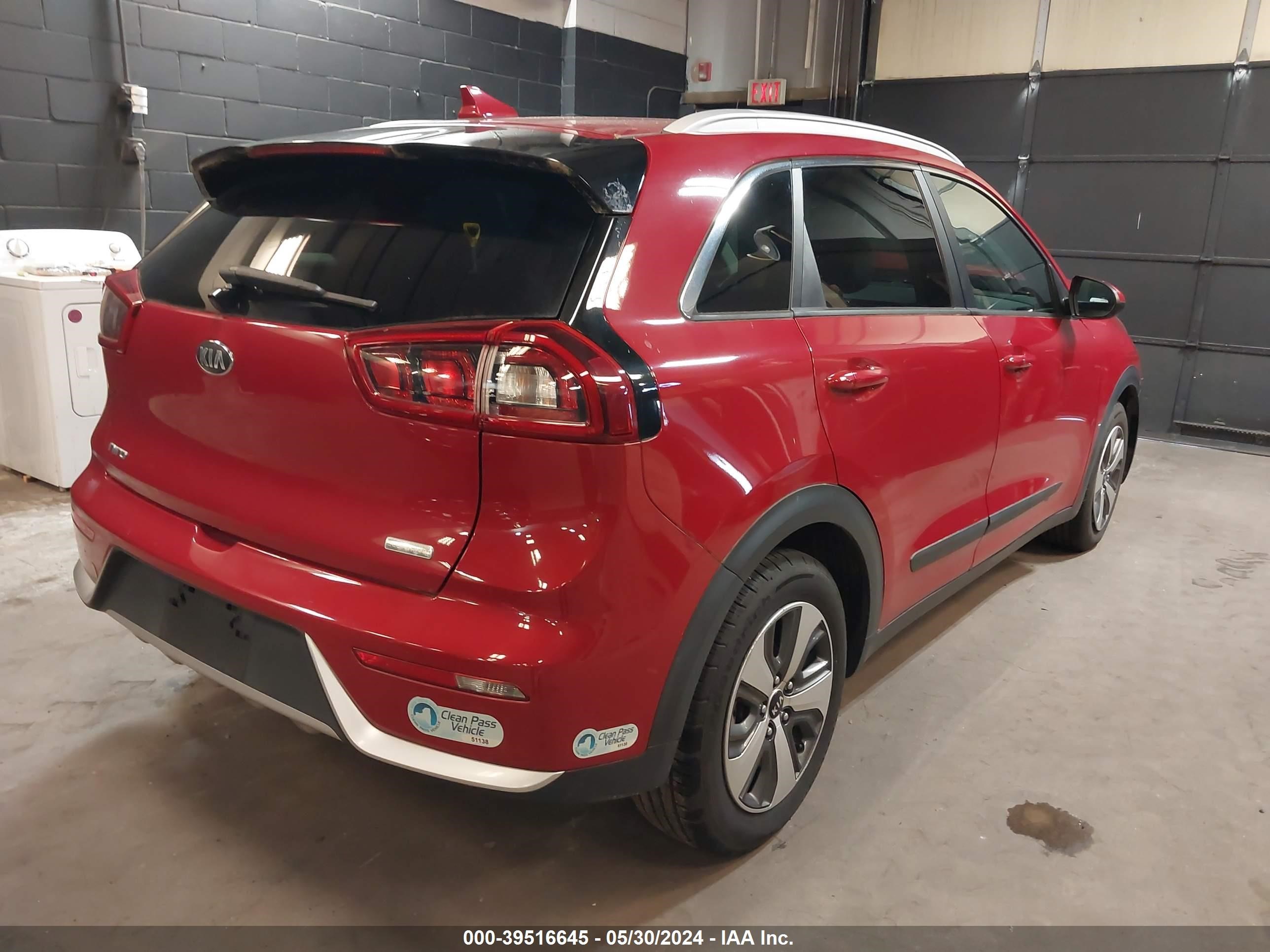 Photo 3 VIN: KNDCB3LC9H5068360 - KIA NIRO 