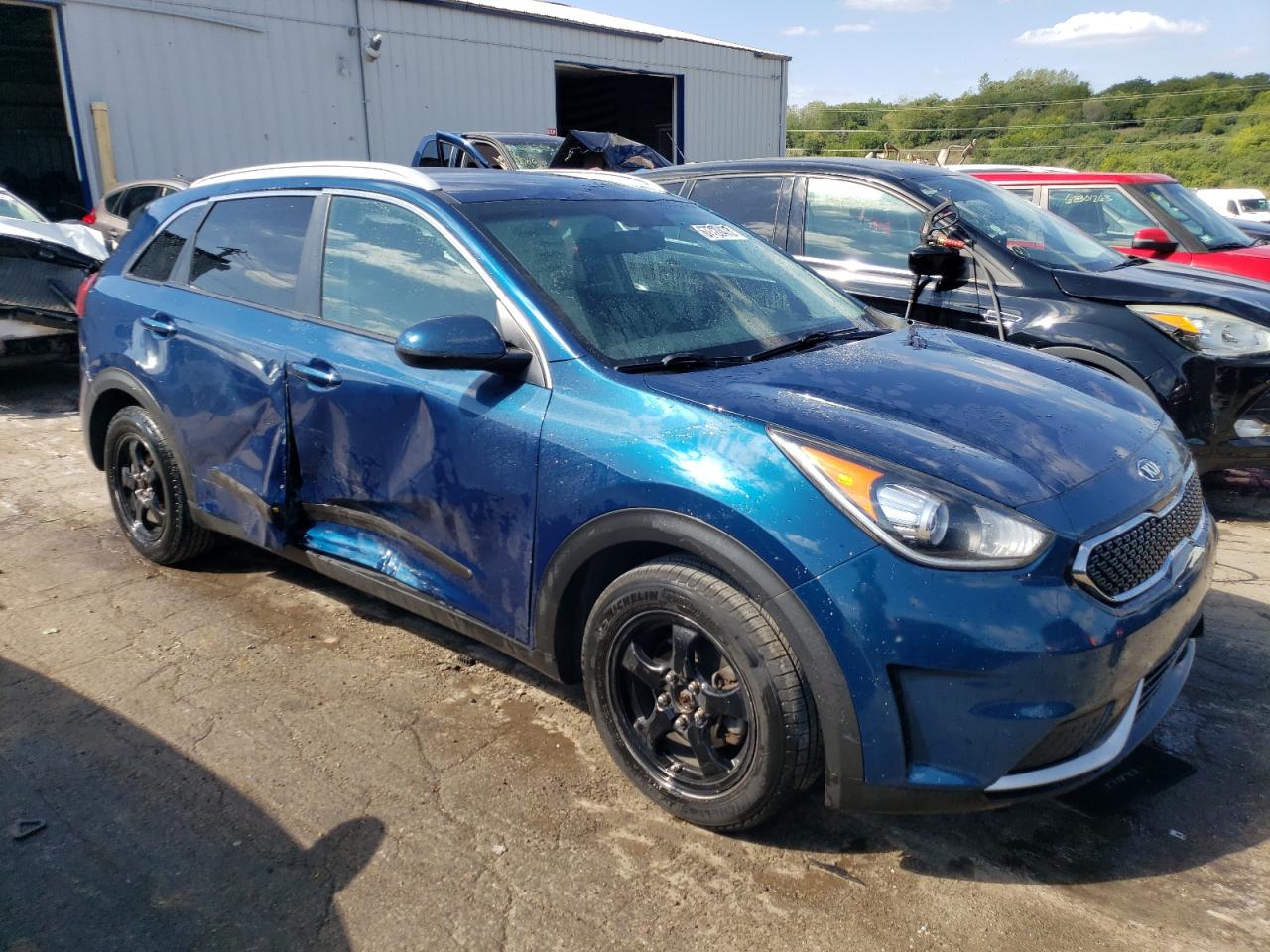 Photo 3 VIN: KNDCB3LC9J5155892 - KIA NIRO 