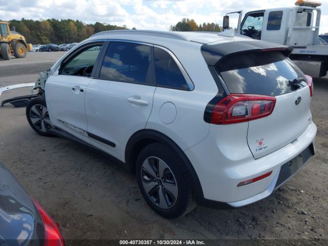 Photo 2 VIN: KNDCB3LC9J5188469 - KIA NIRO 