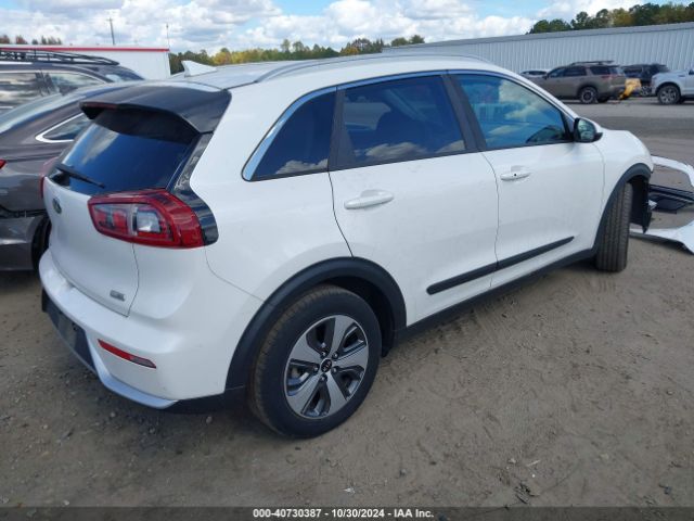 Photo 3 VIN: KNDCB3LC9J5188469 - KIA NIRO 