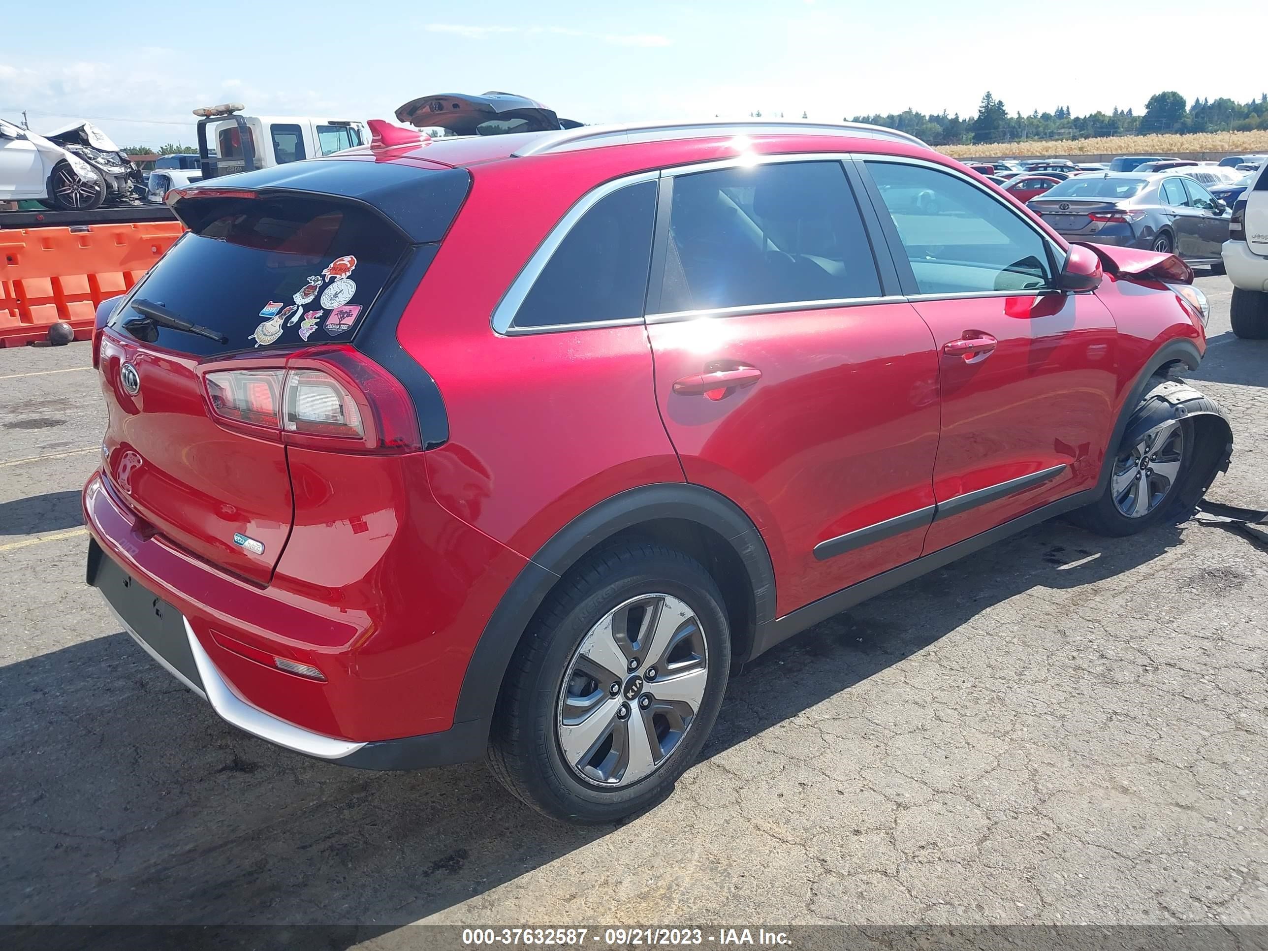 Photo 3 VIN: KNDCB3LC9K5319644 - KIA NIRO 