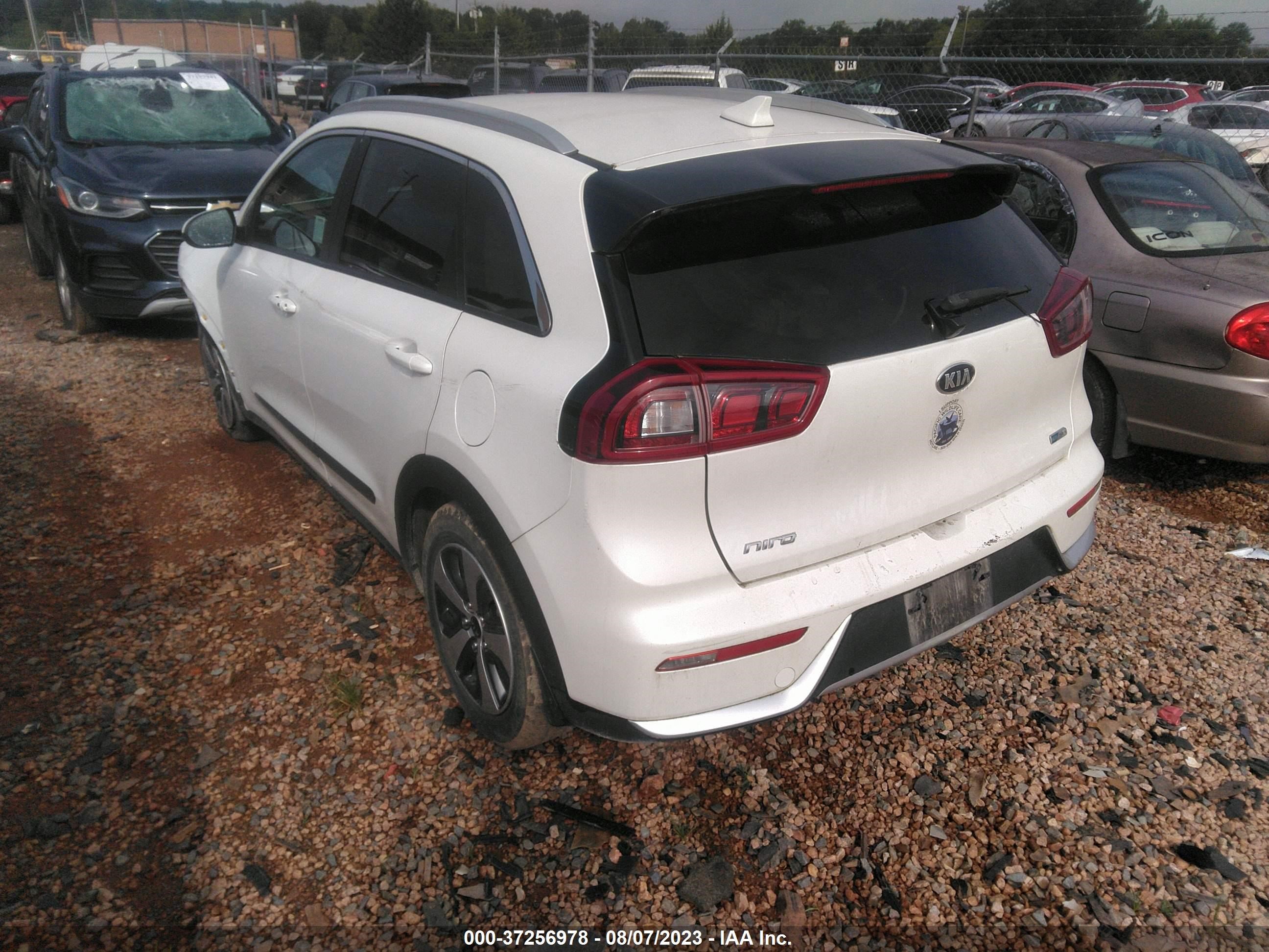 Photo 2 VIN: KNDCB3LC9K5352207 - KIA NIRO 