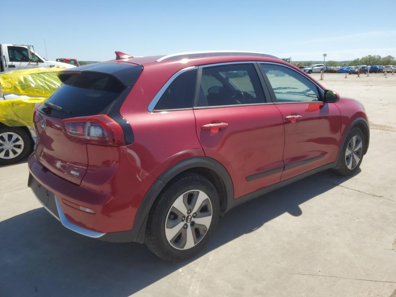 Photo 2 VIN: KNDCB3LCXH5088424 - KIA NIRO 