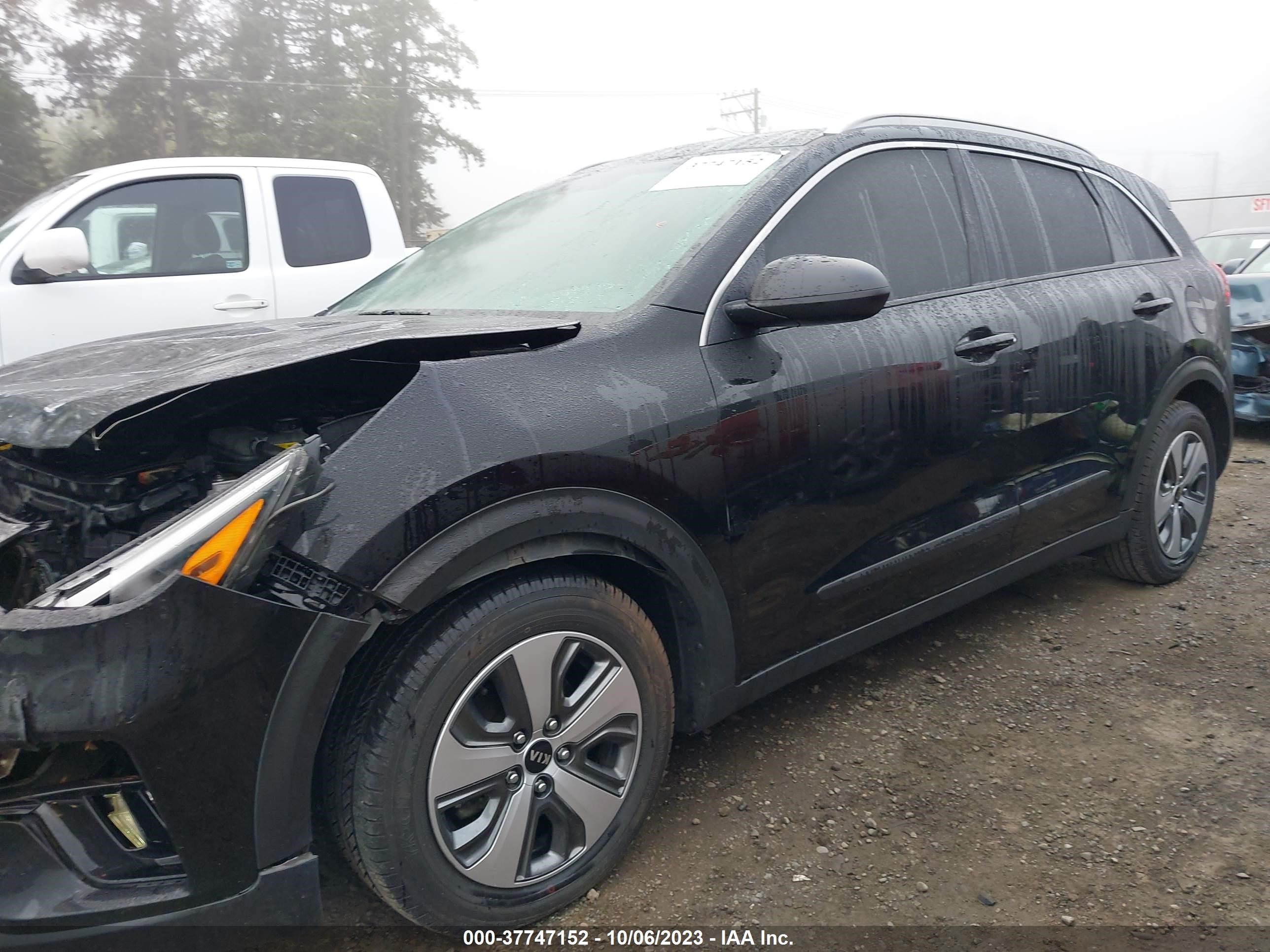 Photo 13 VIN: KNDCB3LCXL5370569 - KIA NIRO 