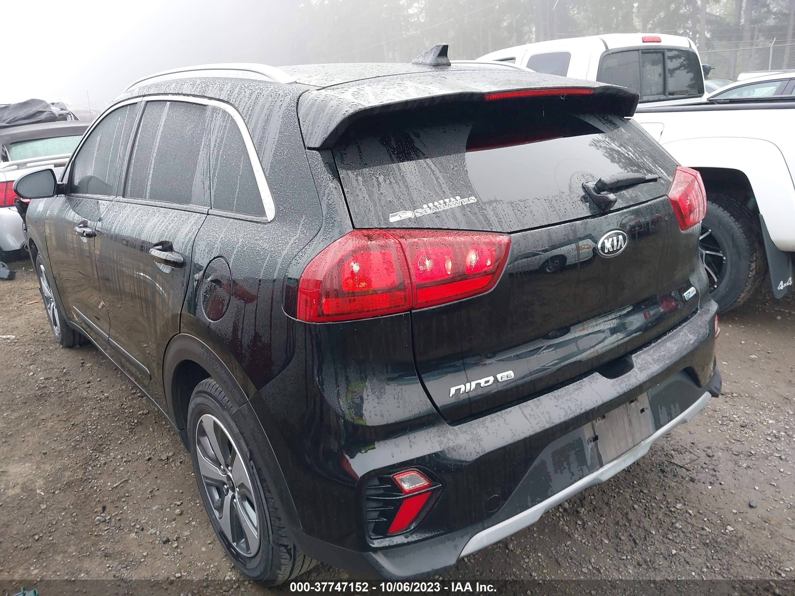 Photo 2 VIN: KNDCB3LCXL5370569 - KIA NIRO 