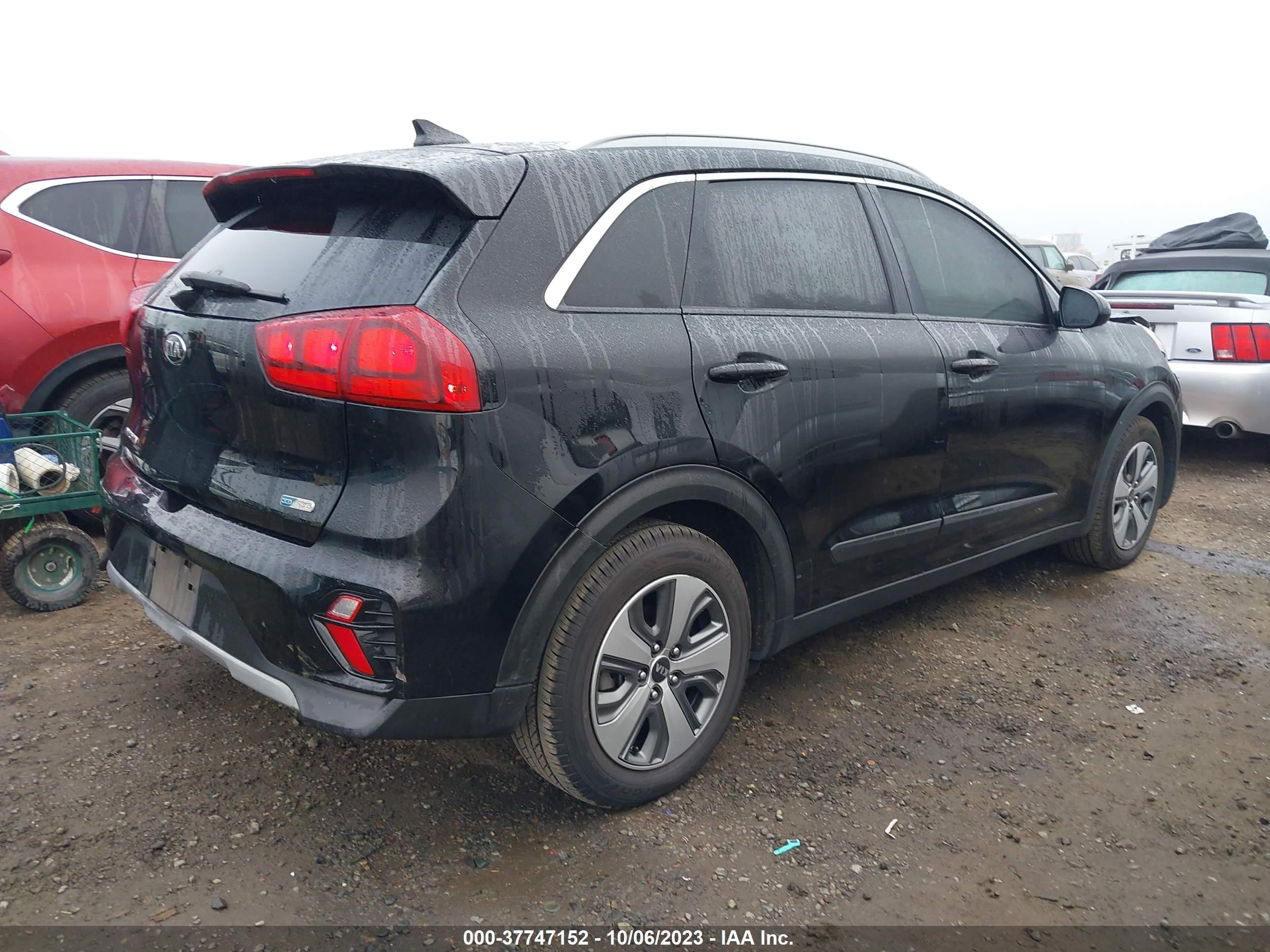 Photo 3 VIN: KNDCB3LCXL5370569 - KIA NIRO 