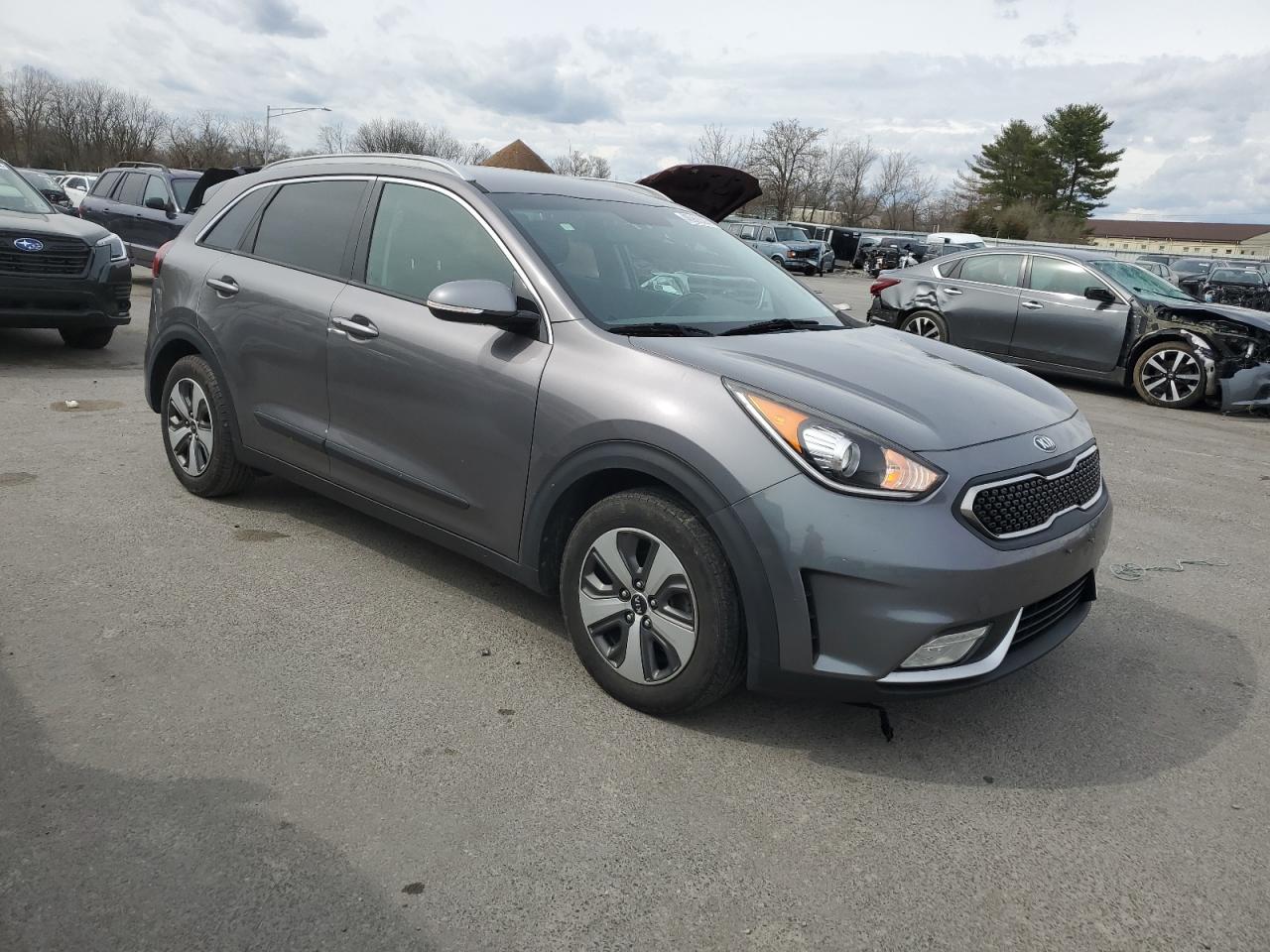 Photo 3 VIN: KNDCC3LC0J5119781 - KIA NIRO 