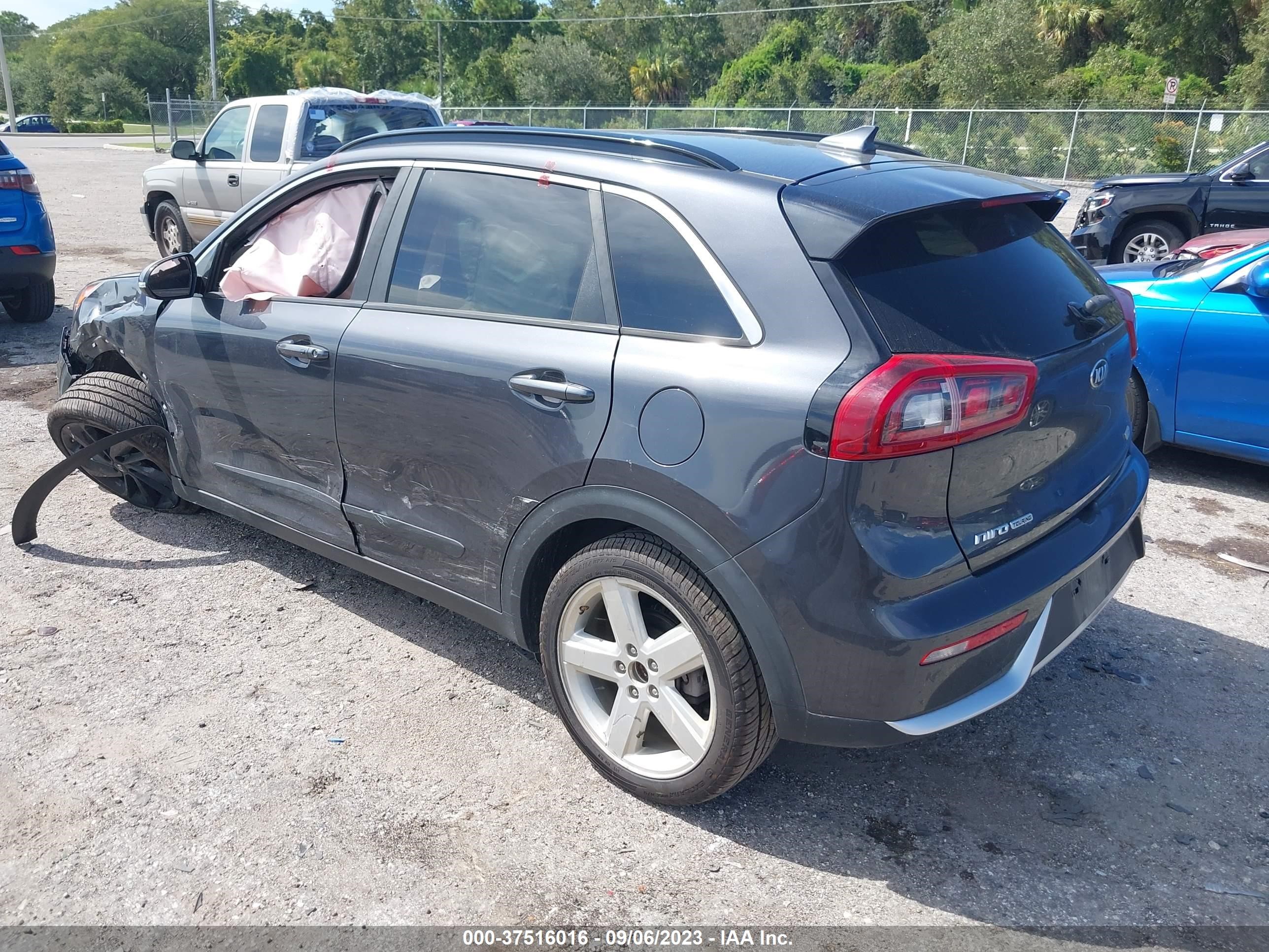 Photo 2 VIN: KNDCC3LC2J5134928 - KIA NIRO 