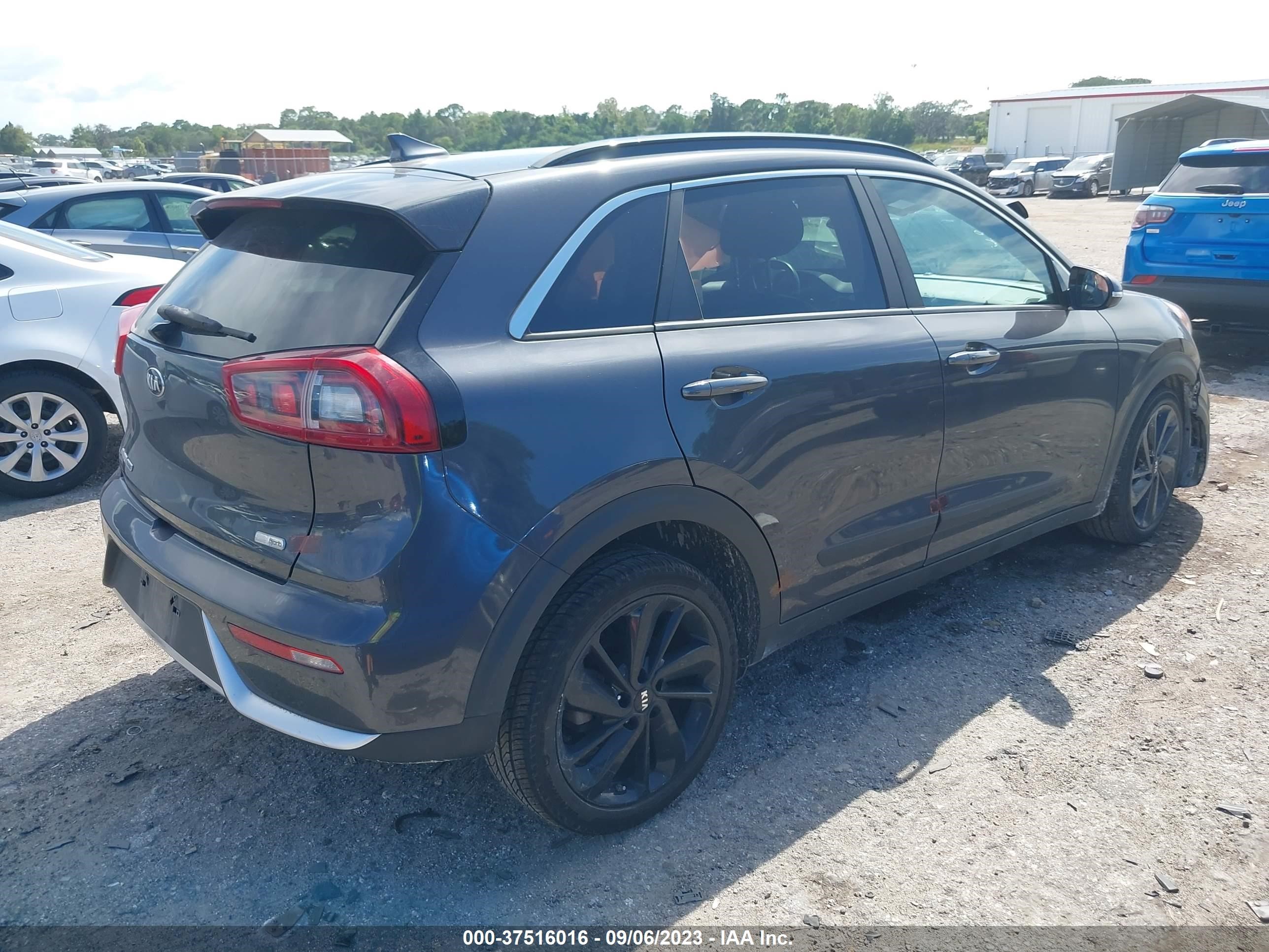 Photo 3 VIN: KNDCC3LC2J5134928 - KIA NIRO 