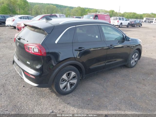 Photo 3 VIN: KNDCC3LC2J5175902 - KIA NIRO 