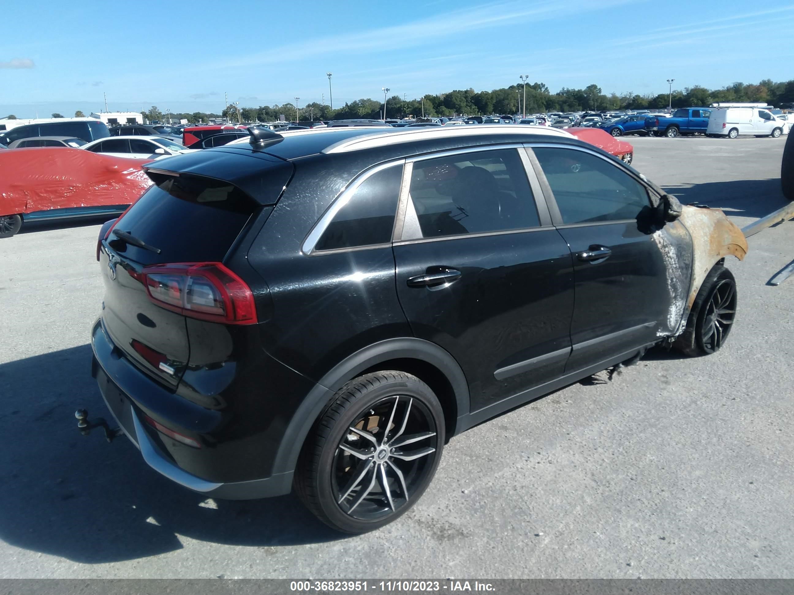 Photo 3 VIN: KNDCC3LC6H5038763 - KIA NIRO 