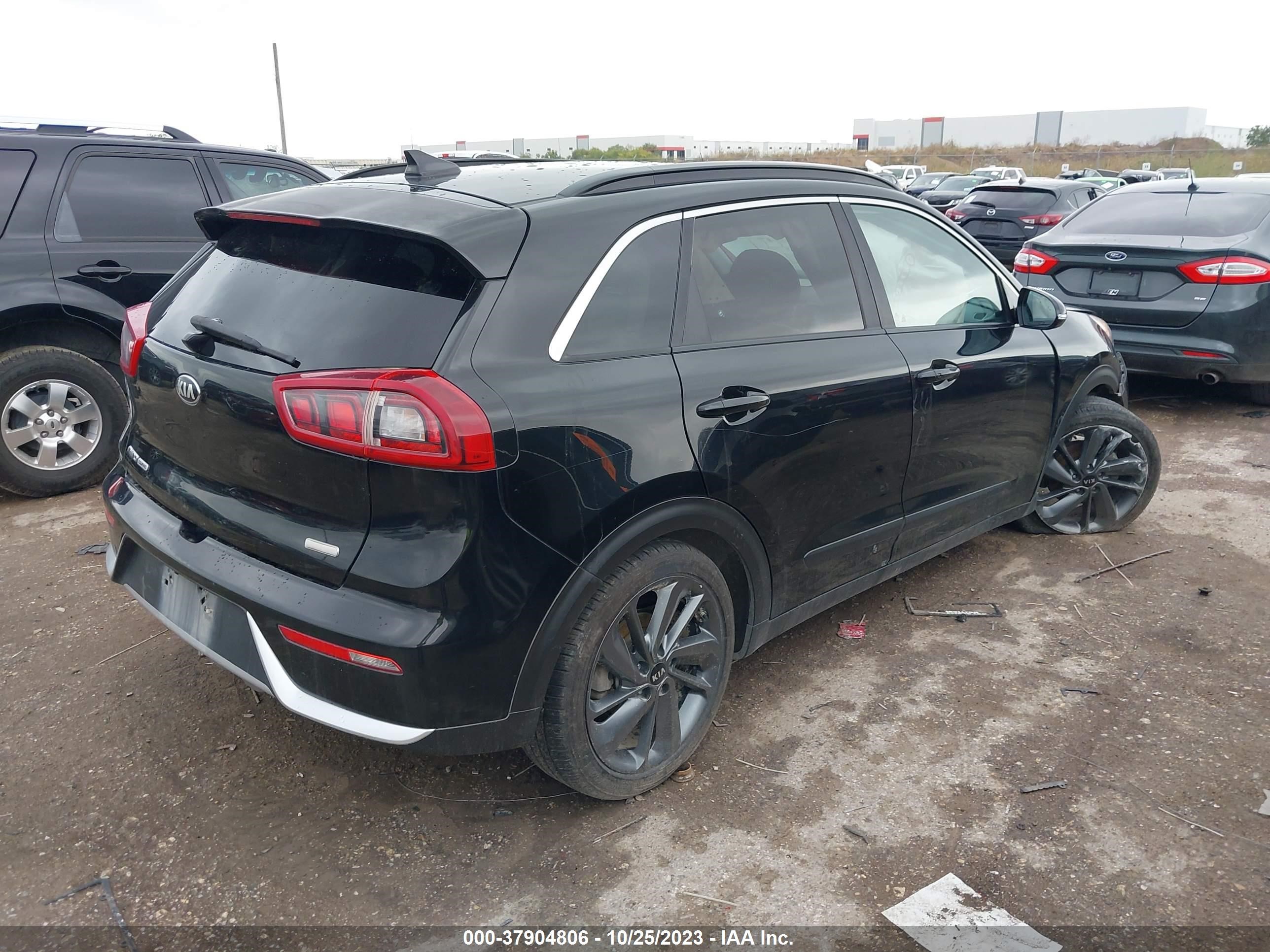 Photo 3 VIN: KNDCC3LC6H5061394 - KIA NIRO 