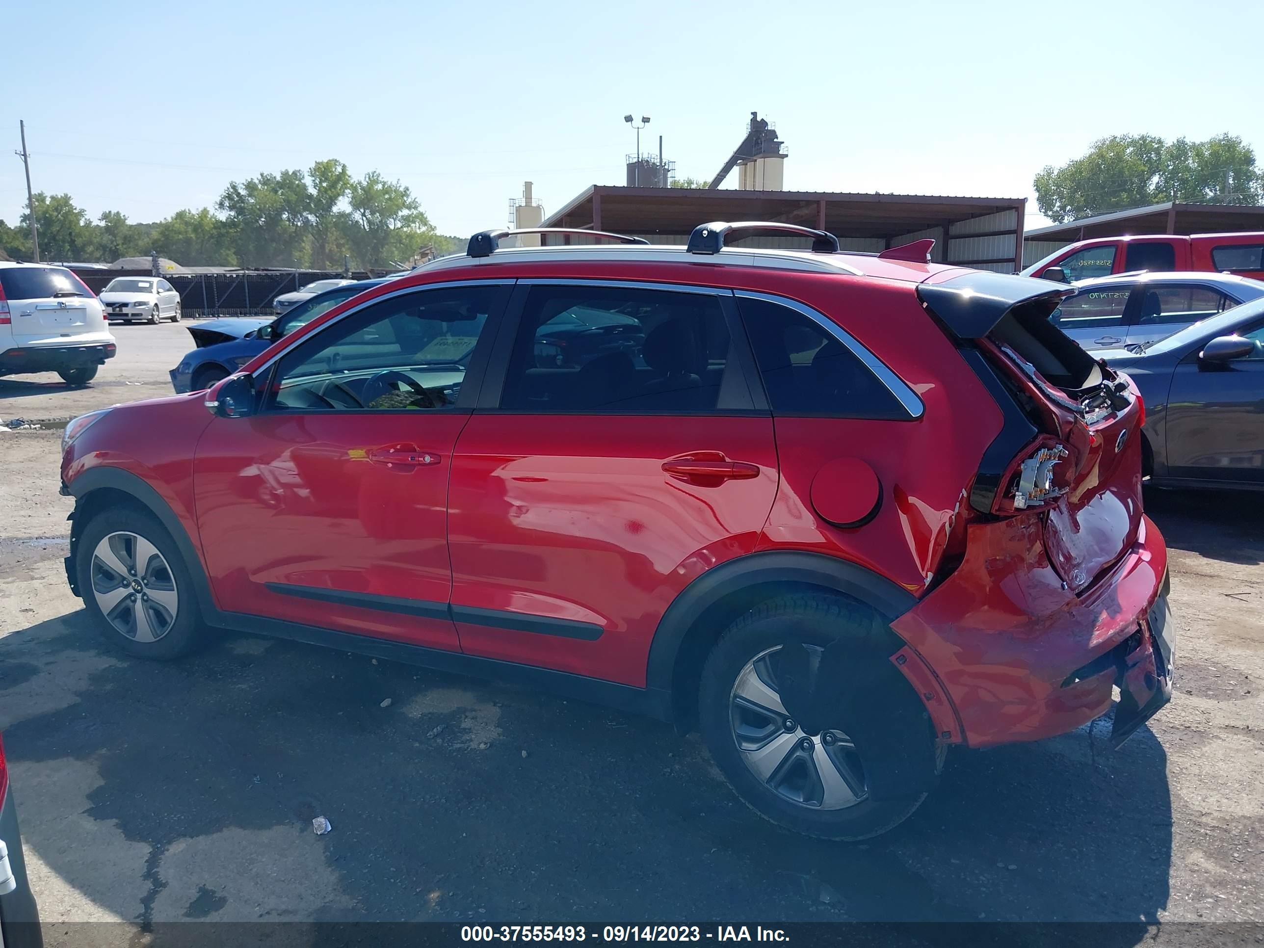 Photo 14 VIN: KNDCC3LCXK5222563 - KIA NIRO 