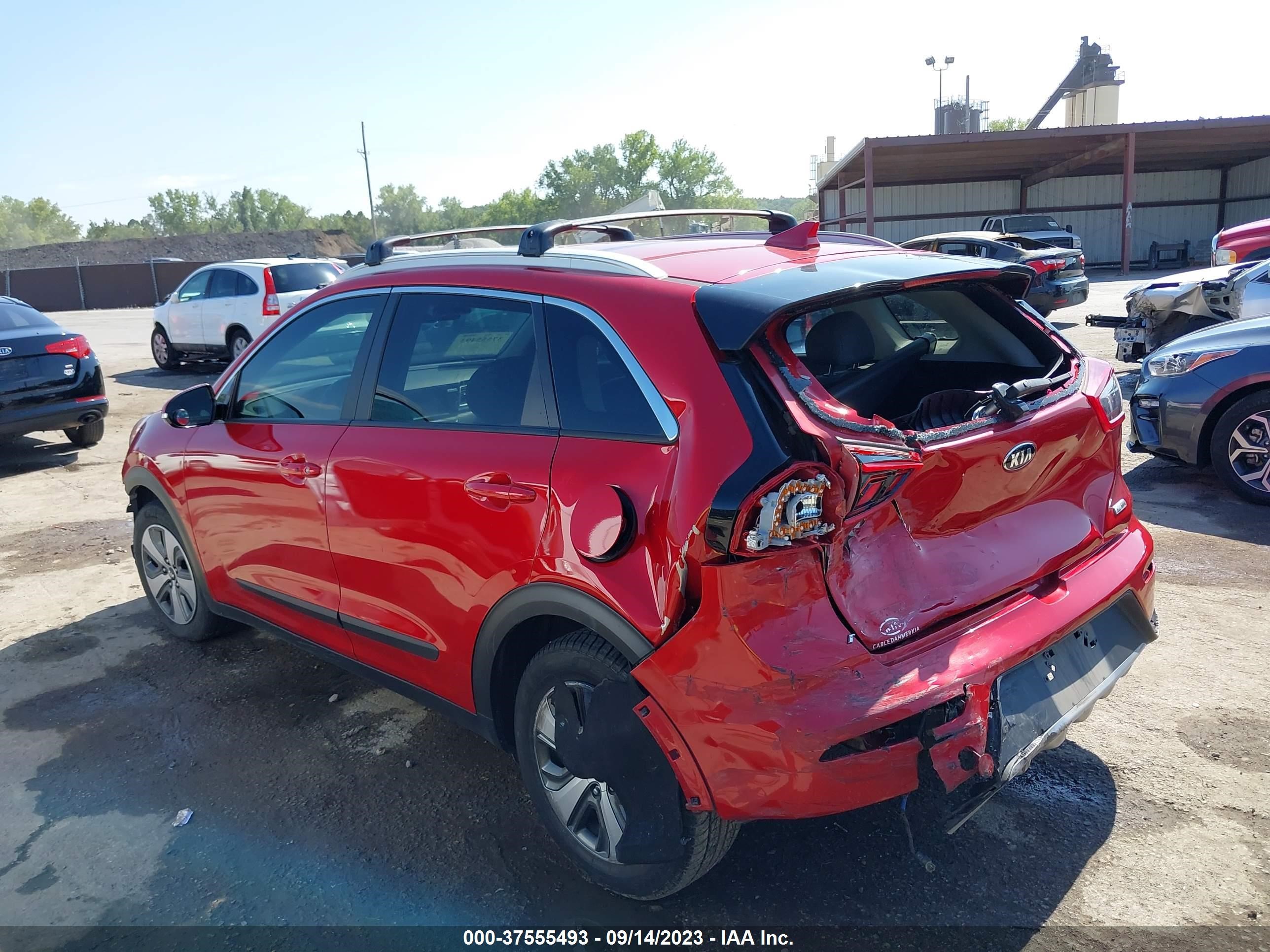 Photo 2 VIN: KNDCC3LCXK5222563 - KIA NIRO 