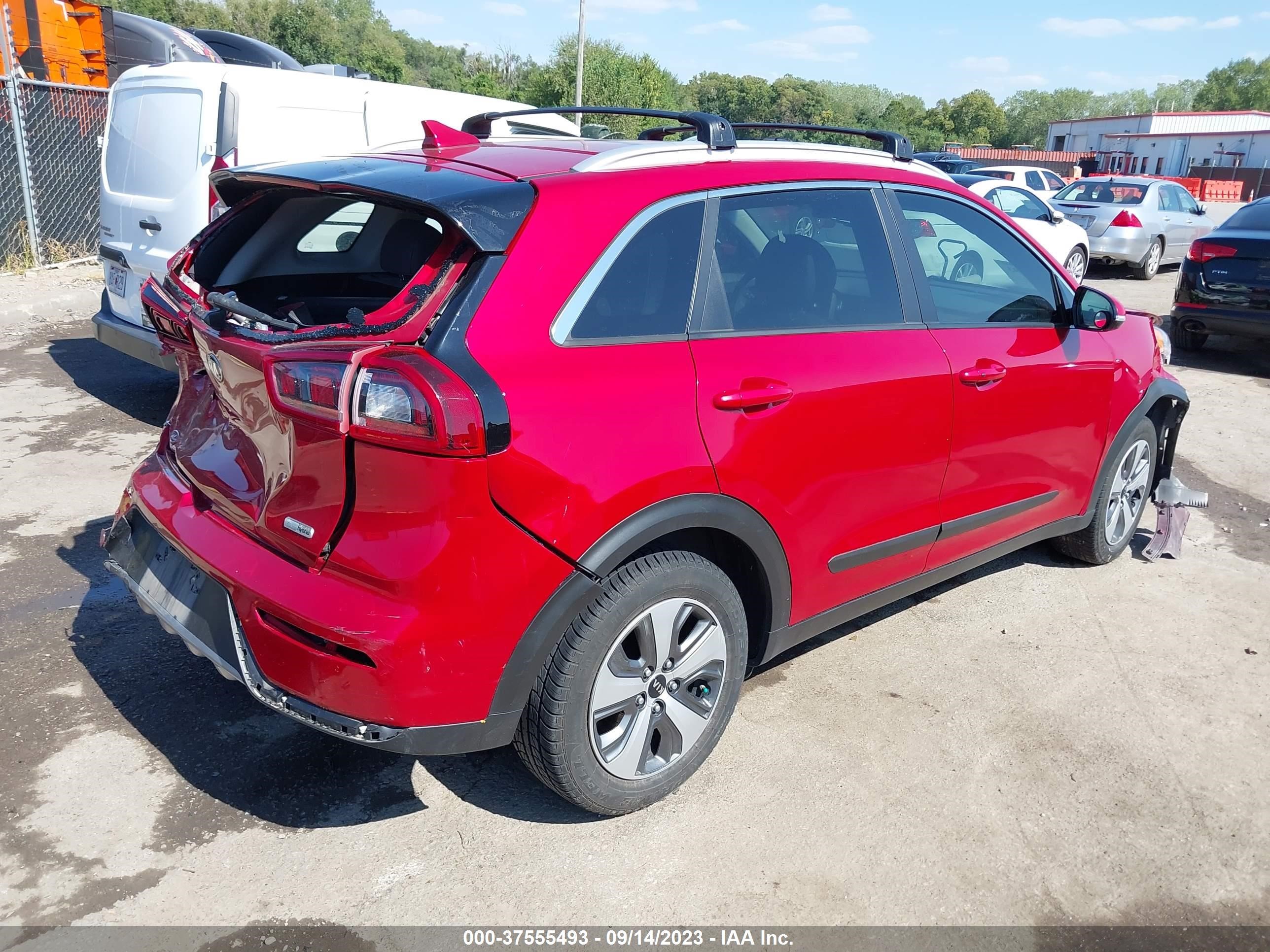 Photo 3 VIN: KNDCC3LCXK5222563 - KIA NIRO 