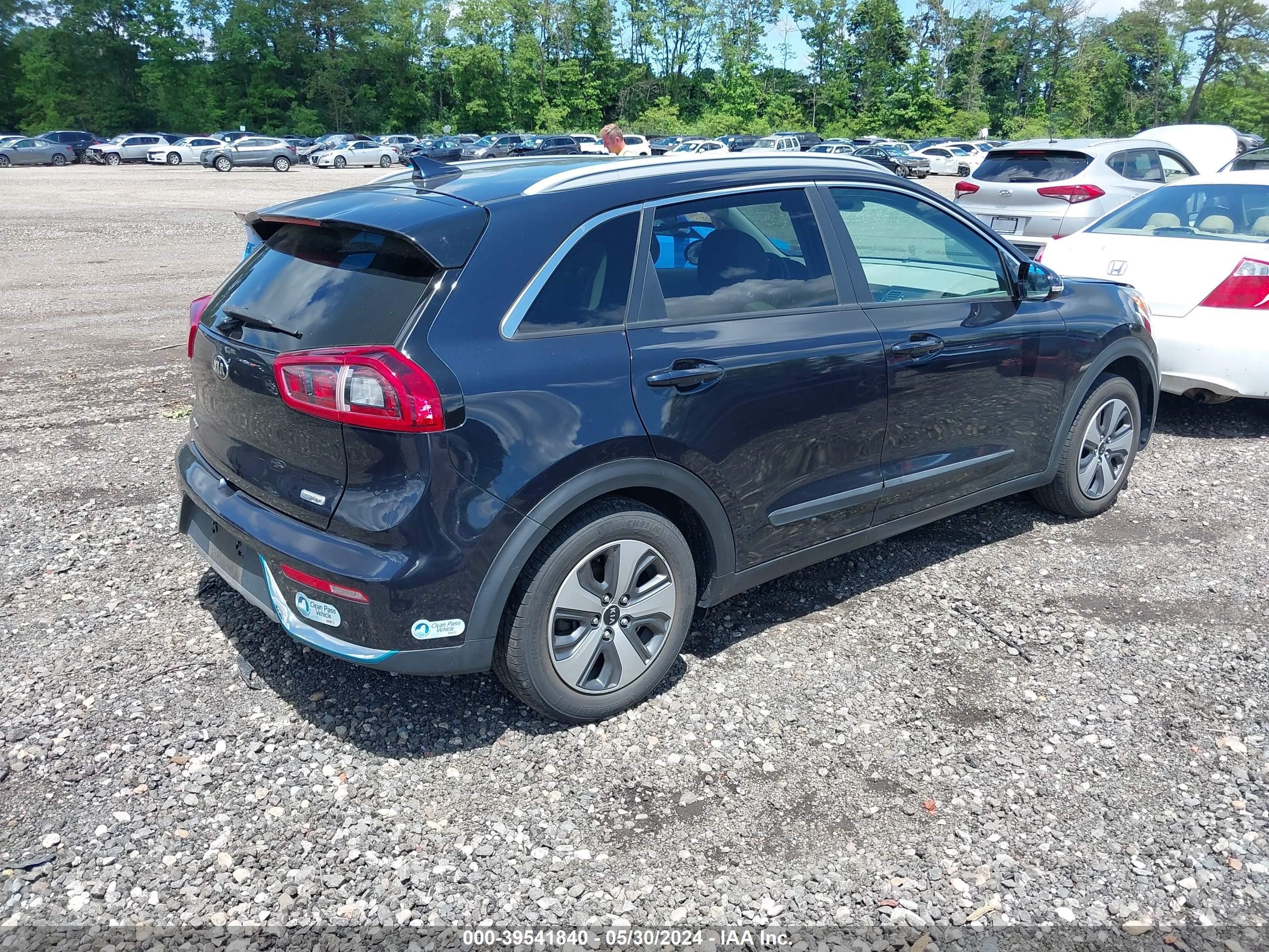 Photo 3 VIN: KNDCC3LD4K5221482 - KIA NIRO 