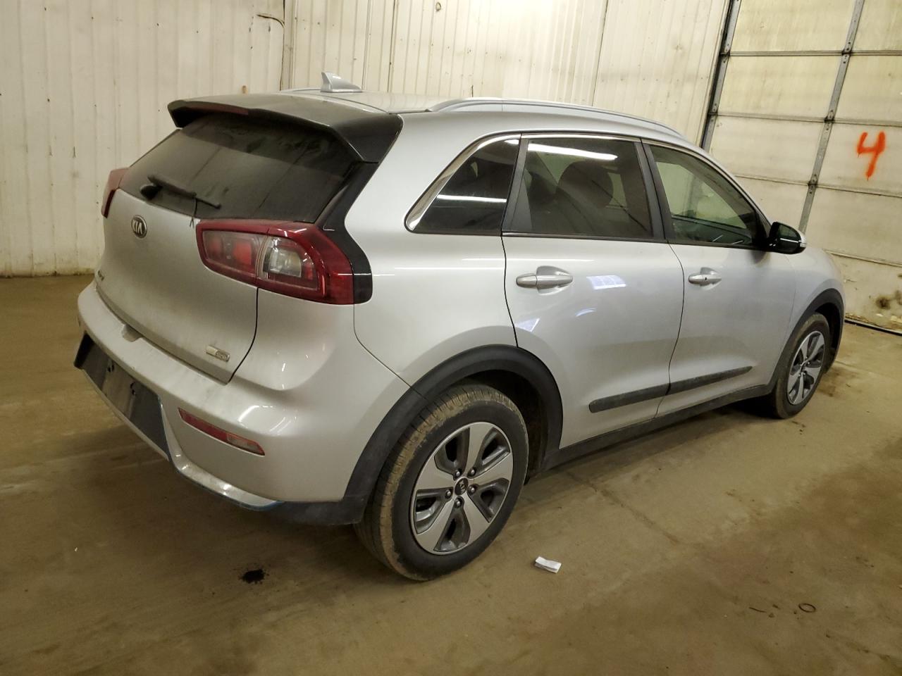 Photo 2 VIN: KNDCD3LD4J5163983 - KIA NIRO 