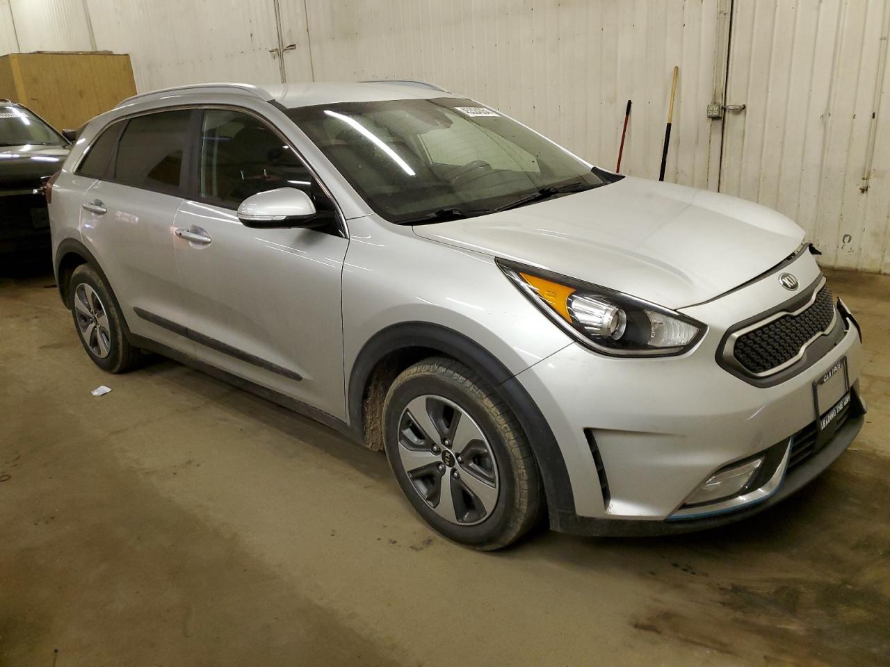 Photo 3 VIN: KNDCD3LD4J5163983 - KIA NIRO 