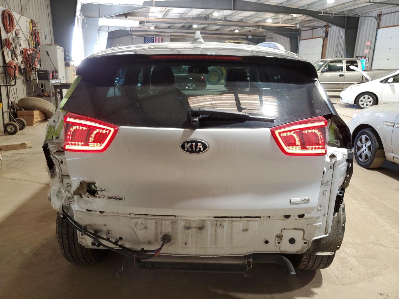 Photo 5 VIN: KNDCE3LC1J5120934 - KIA NIRO 