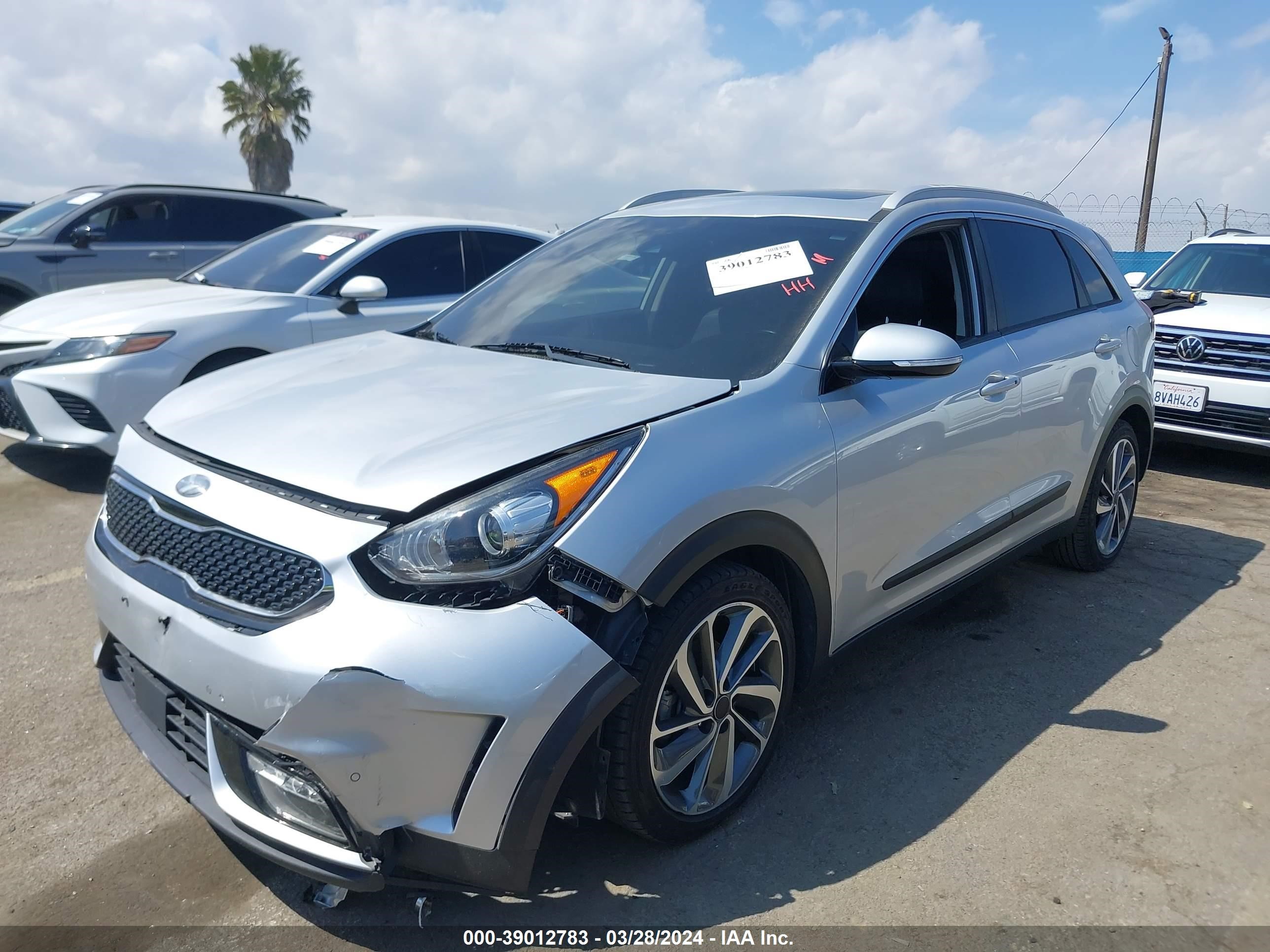 Photo 1 VIN: KNDCE3LC1J5161323 - KIA NIRO 