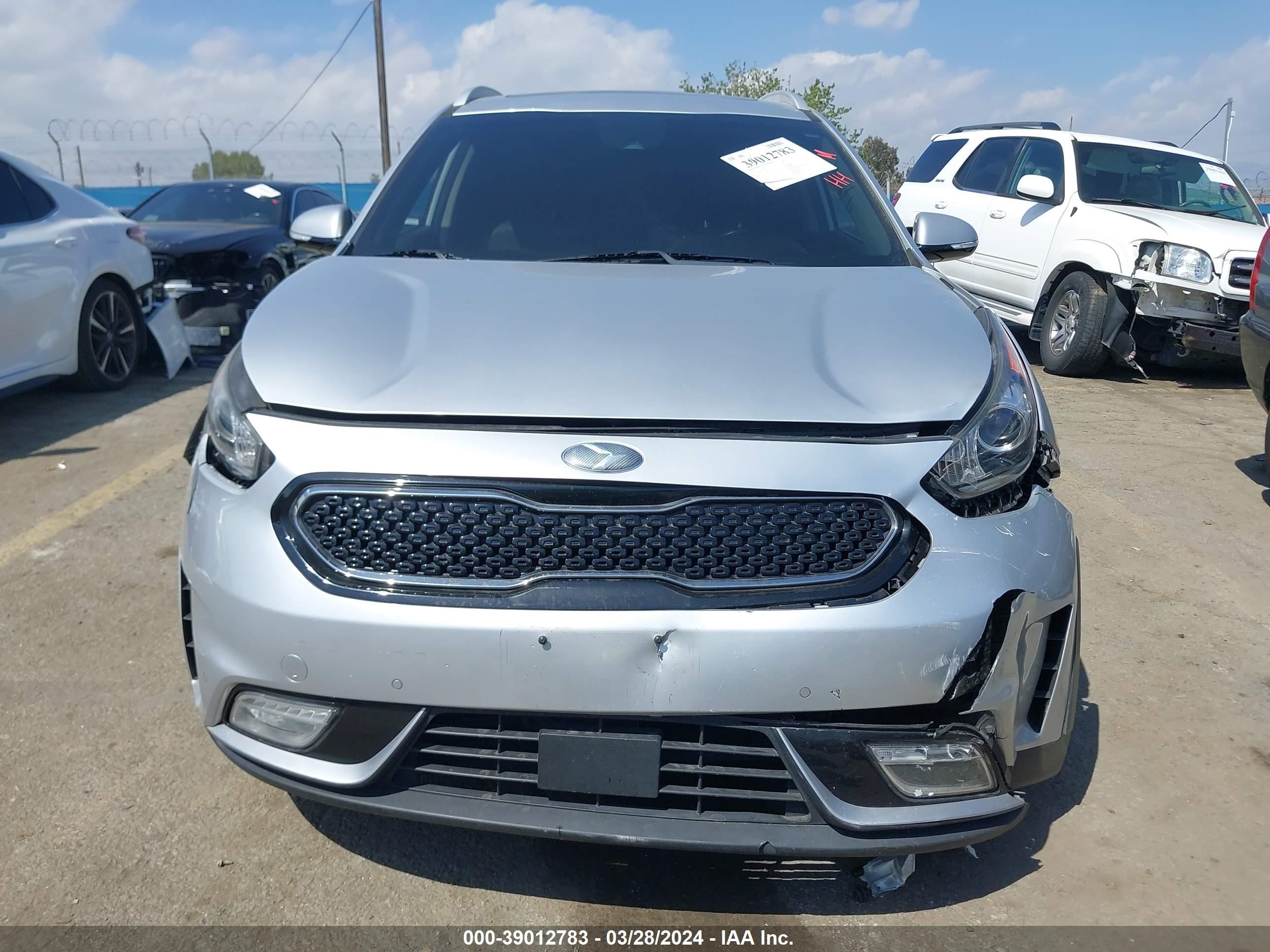 Photo 11 VIN: KNDCE3LC1J5161323 - KIA NIRO 