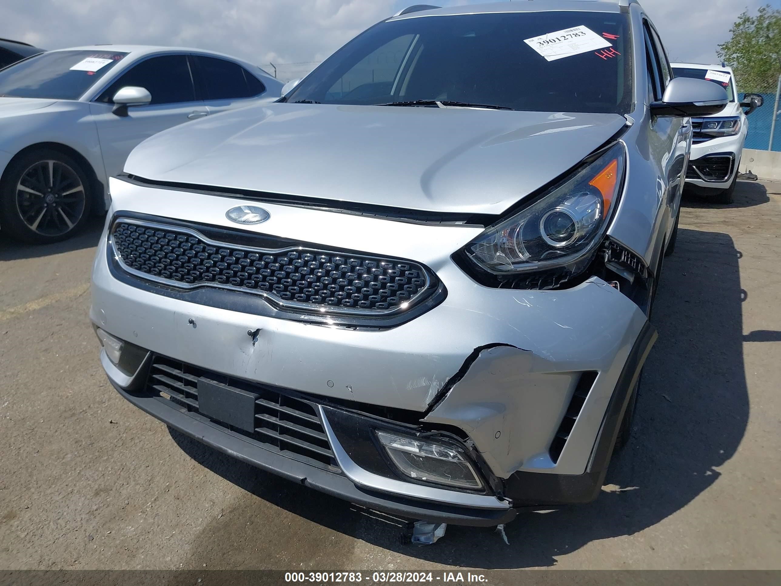 Photo 5 VIN: KNDCE3LC1J5161323 - KIA NIRO 