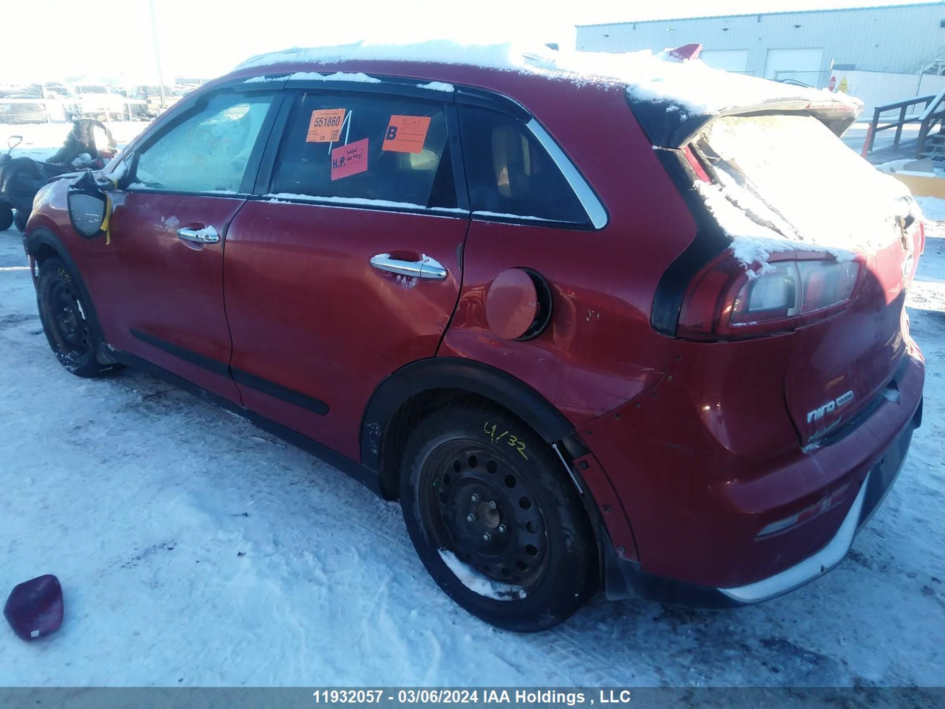 Photo 2 VIN: KNDCE3LC1J5180194 - KIA NIRO 