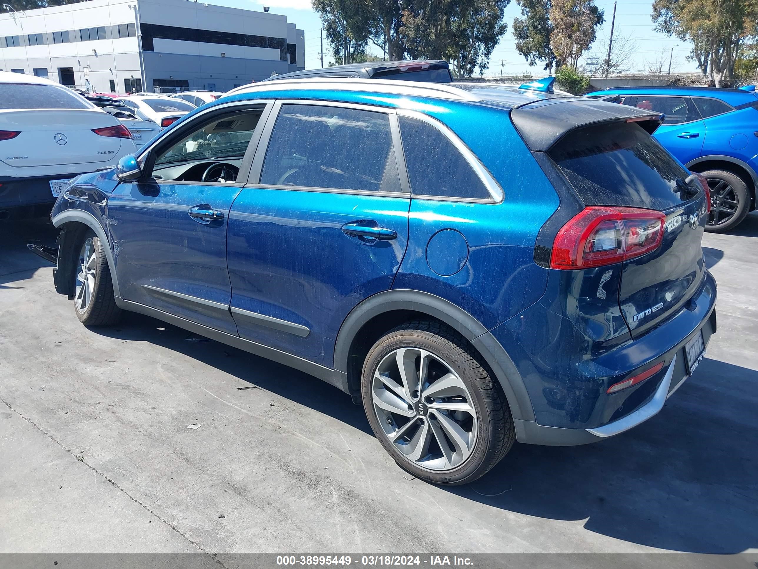 Photo 2 VIN: KNDCE3LC3J5132809 - KIA NIRO 