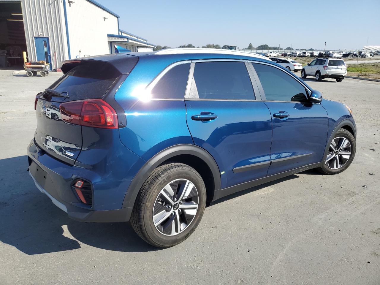 Photo 2 VIN: KNDCE3LC3L5413236 - KIA NIRO 