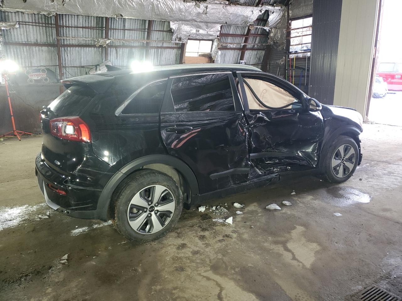 Photo 2 VIN: KNDCE3LC9J5152479 - KIA NIRO 