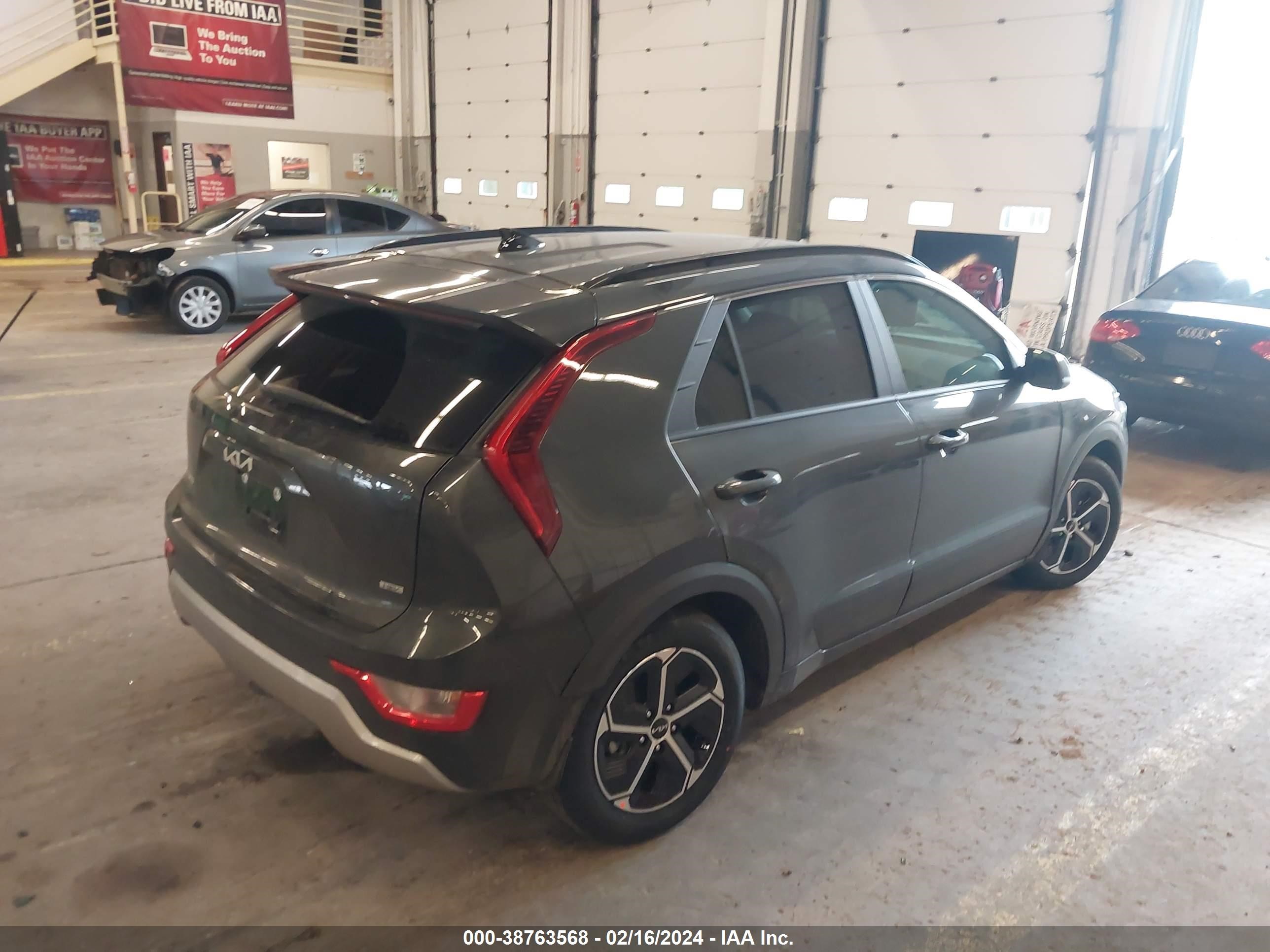 Photo 3 VIN: KNDCP3LE2R5137040 - KIA NIRO 