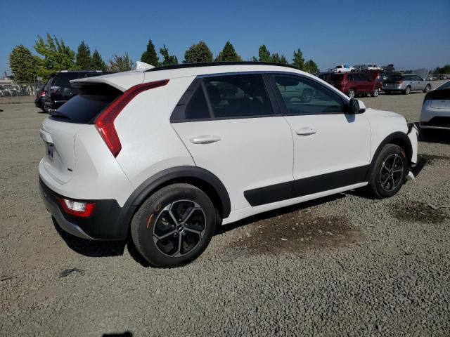 Photo 2 VIN: KNDCP3LE5P5086579 - KIA NIRO LX 