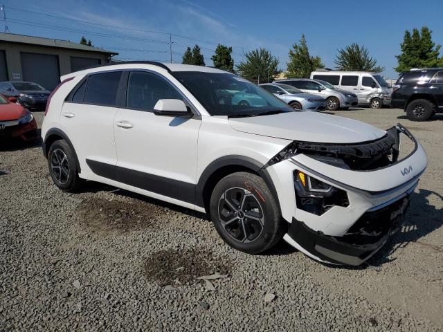 Photo 3 VIN: KNDCP3LE5P5086579 - KIA NIRO LX 