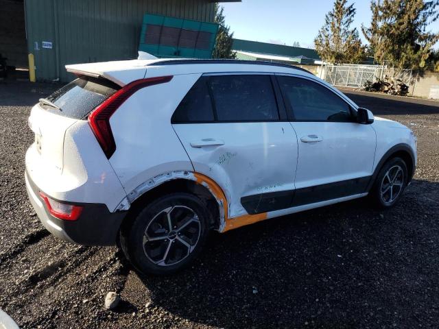 Photo 2 VIN: KNDCP3LE6P5095002 - KIA NIRO LX 